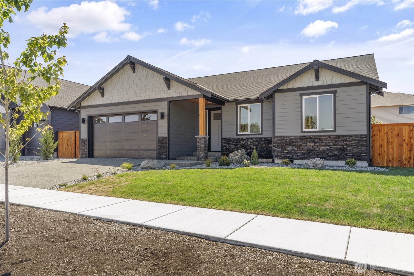 Oak Harbor, Washington, 98277, United States, 4 Bedrooms Bedrooms, ,1 BathroomBathrooms,Residential,For Sale,1939652