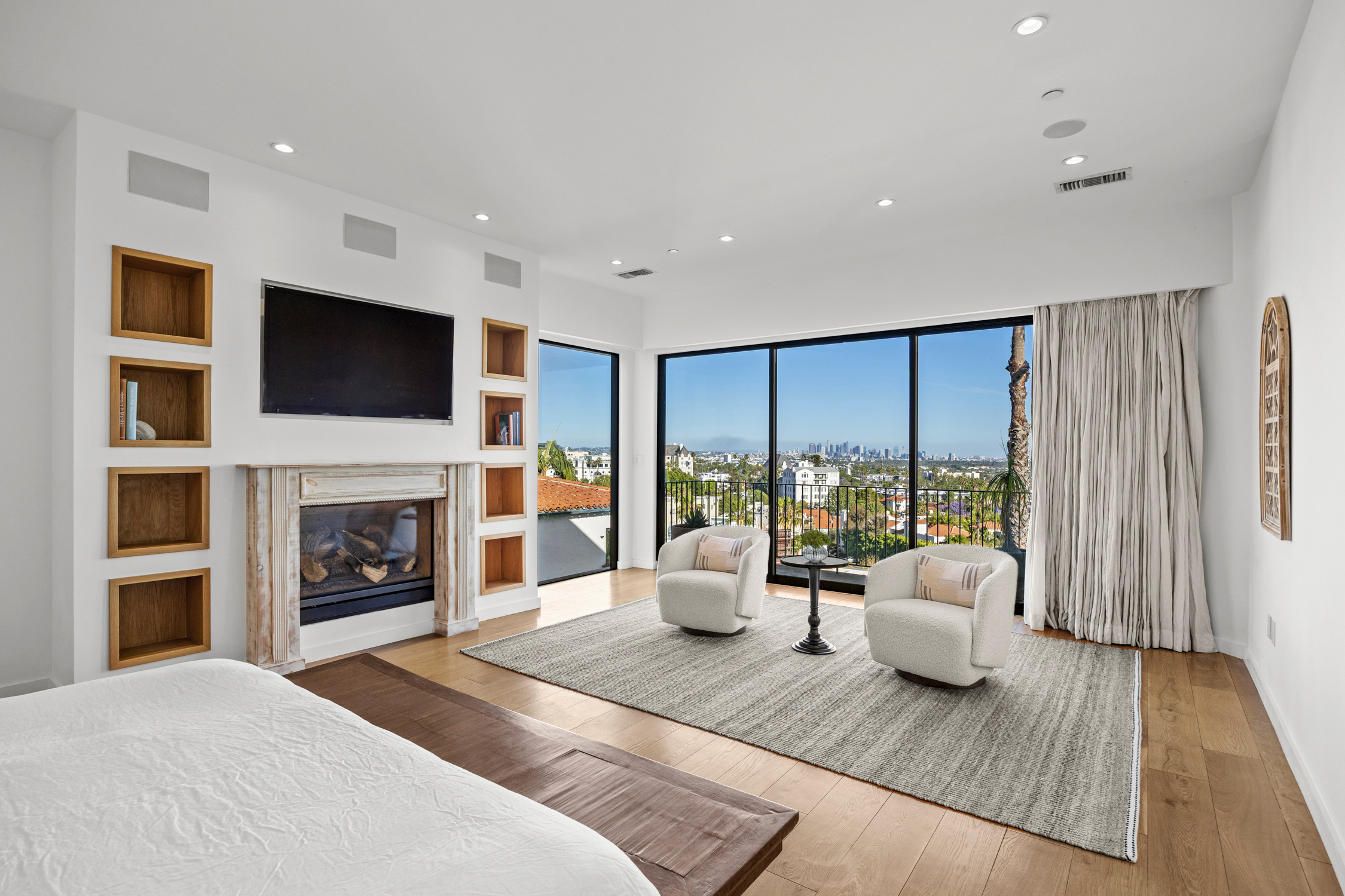  8241 Lincoln Terrace - 物件實景