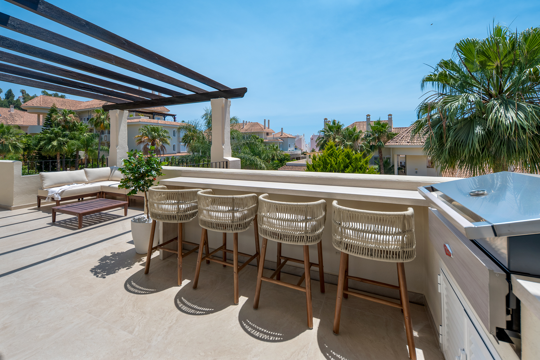  South-facing duplex penthouse with sea views in Nueva Andalucía - 物件實景