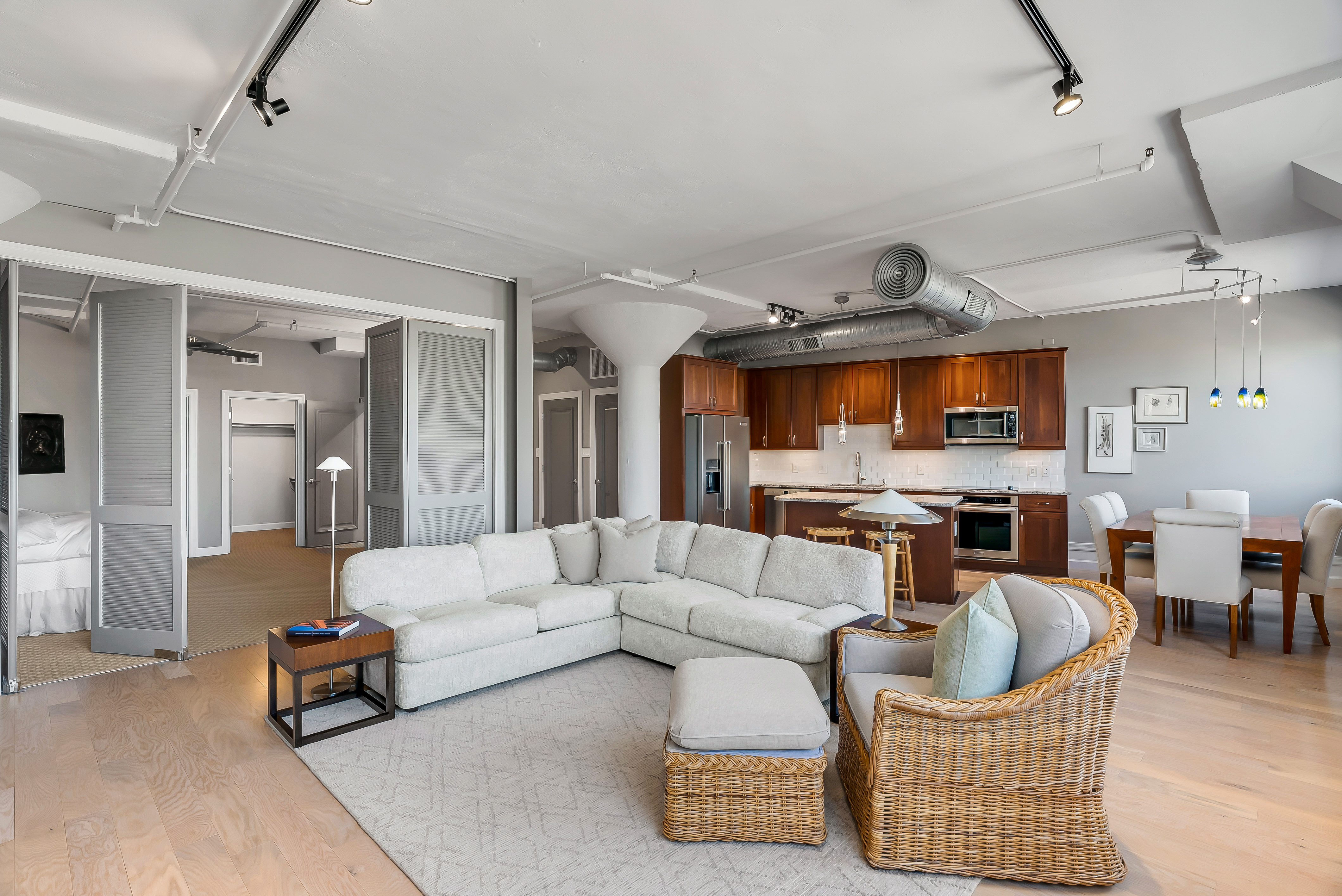  Experience sophisticated urban living at the Maison Lofts - 物件實景