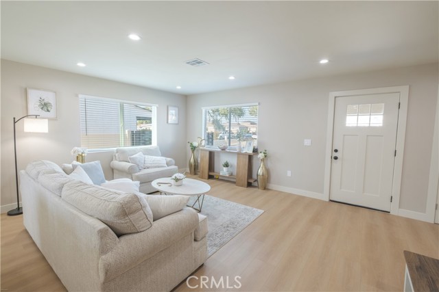 Compton, California, 90220, United States, 6 Bedrooms Bedrooms, ,5 BathroomsBathrooms,Residential,For Sale,2048011