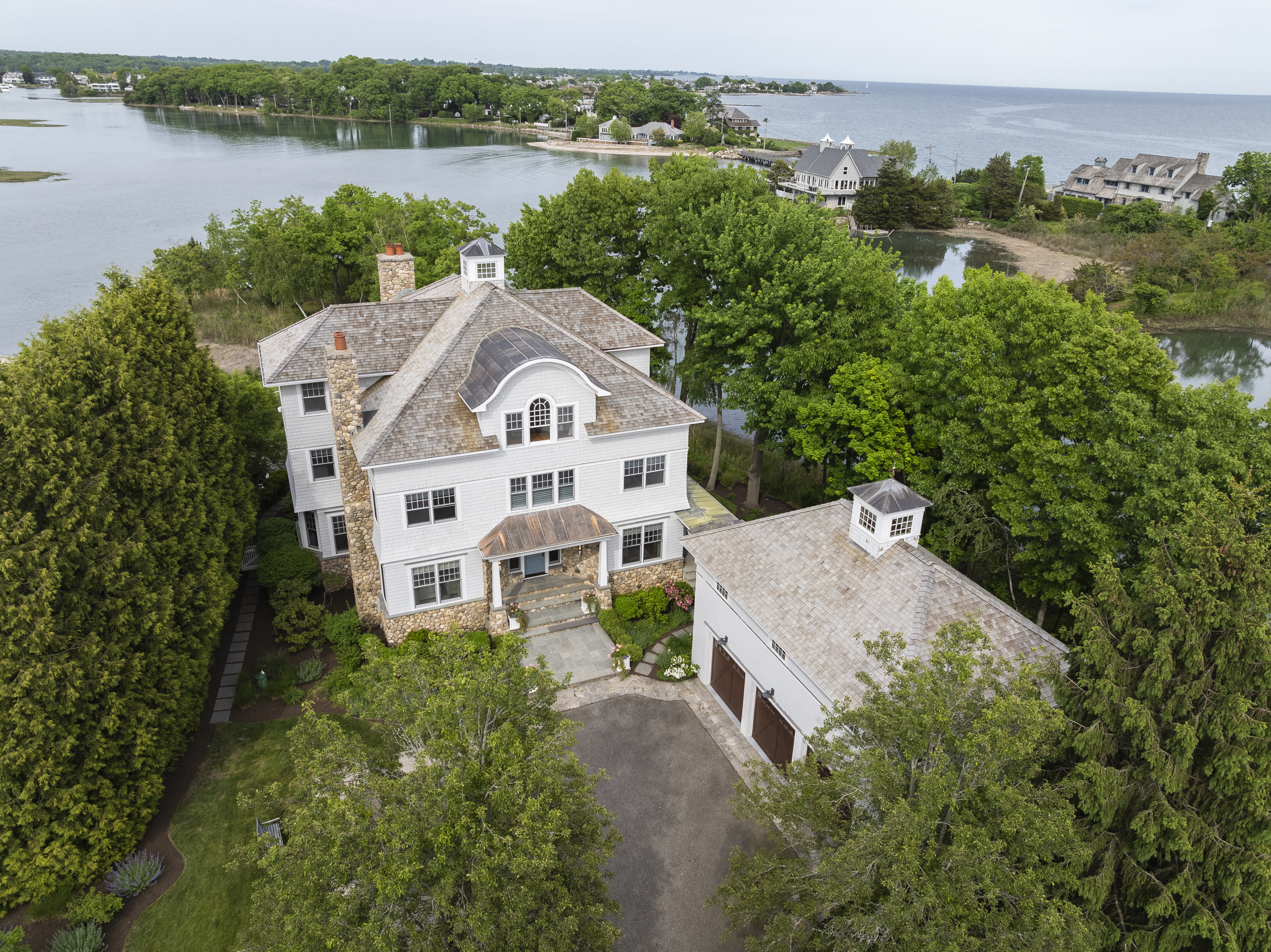  Breathtaking Estate with Sweeping Water Views - 物件實景