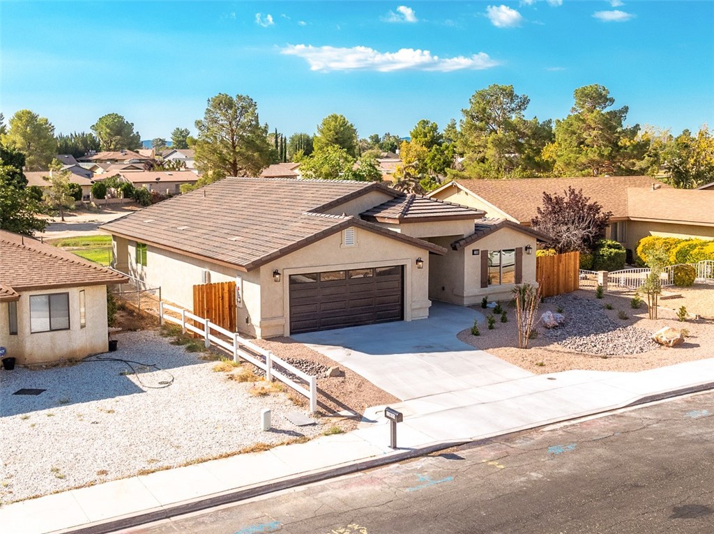 Victorville, California, 92395, United States, 3 Bedrooms Bedrooms, ,2 BathroomsBathrooms,Residential,For Sale,1948419