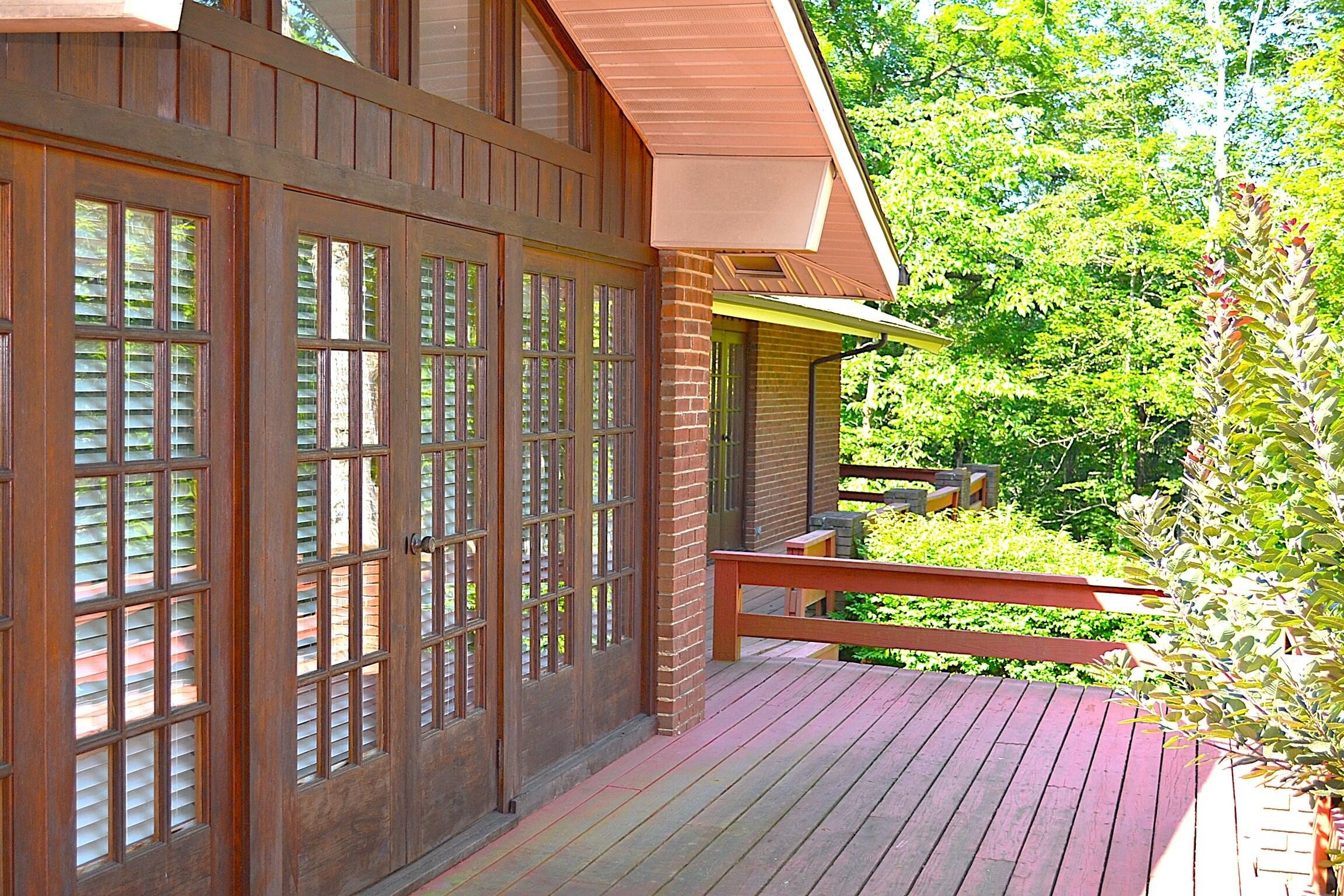 Lewisburg, West Virginia, 24901, United States, 6 Bedrooms Bedrooms, ,3 BathroomsBathrooms,Residential,For Sale,1940620