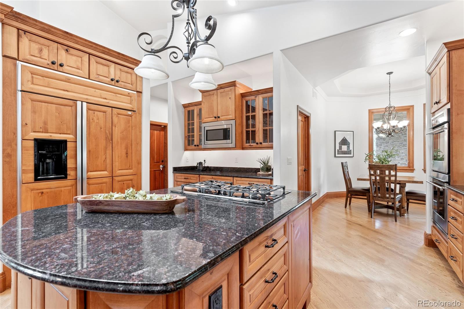 Littleton, Colorado, 80120, United States, 6 Bedrooms Bedrooms, ,7 BathroomsBathrooms,Residential,For Sale,1902050