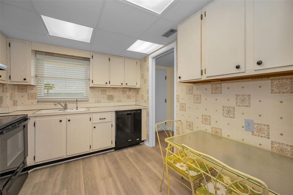 Clearwater Beach, Florida, 33767, United States, 2 Bedrooms Bedrooms, ,2 BathroomsBathrooms,Residential,For Sale,1744502