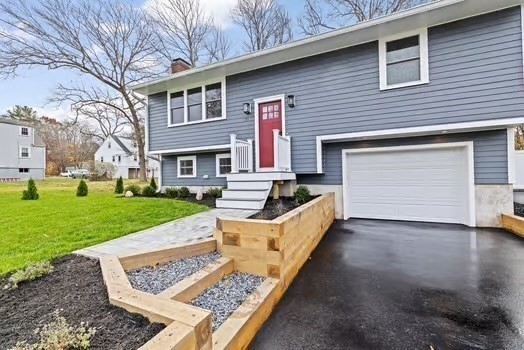 Whitman, Massachusetts, 02382, United States, 2 Bedrooms Bedrooms, ,1 BathroomBathrooms,Residential,For Sale,1992846