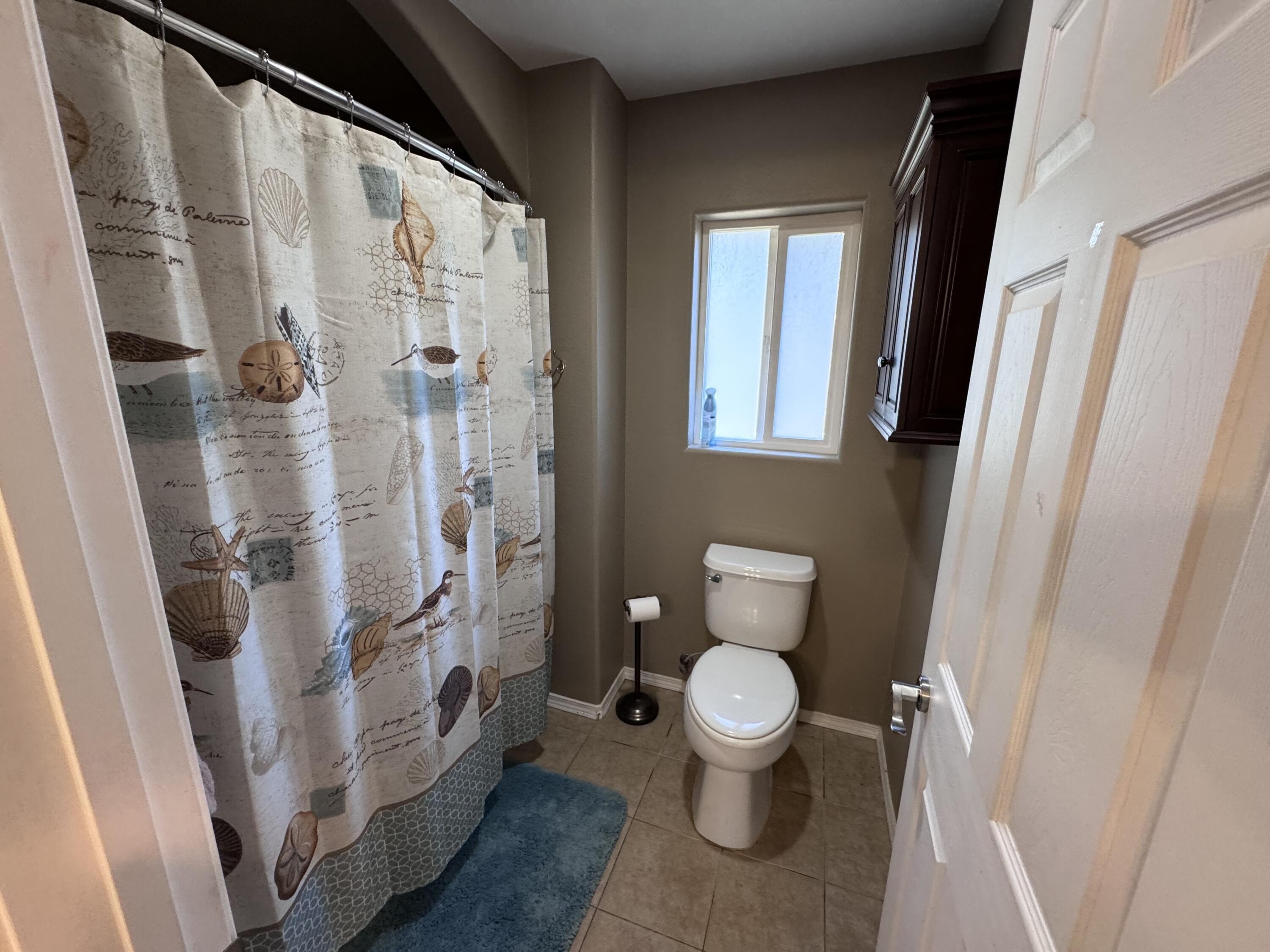 Rogue River, Oregon, 97537, United States, 3 Bedrooms Bedrooms, ,4 BathroomsBathrooms,Residential,For Sale,1982617