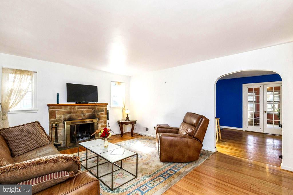 Middleburg, Virginia, 20117, United States, 2 Bedrooms Bedrooms, ,2 BathroomsBathrooms,Residential,For Sale,1976642