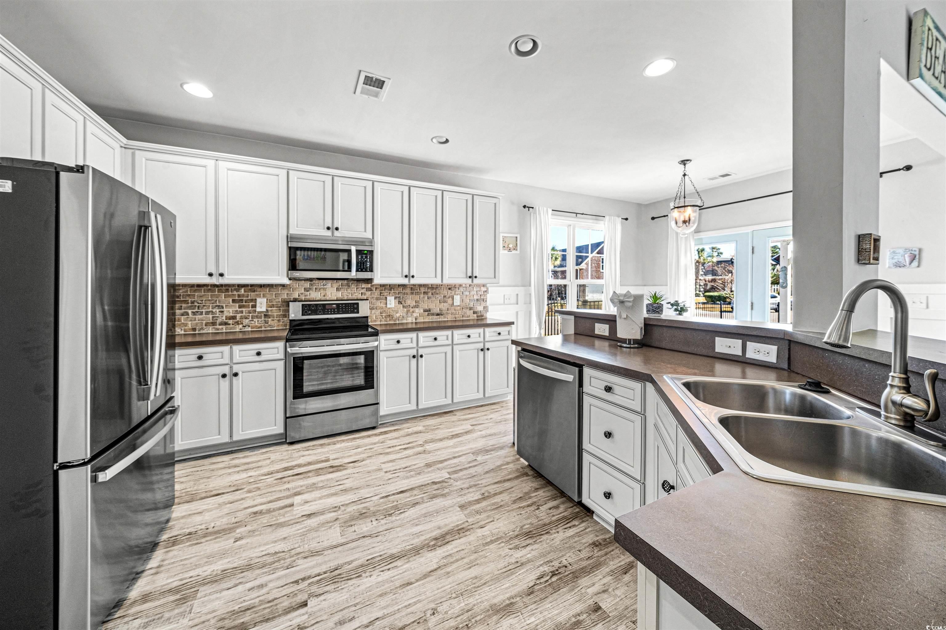 Myrtle Beach, South Carolina, 29579, United States, 4 Bedrooms Bedrooms, ,3 BathroomsBathrooms,Residential,For Sale,1996494