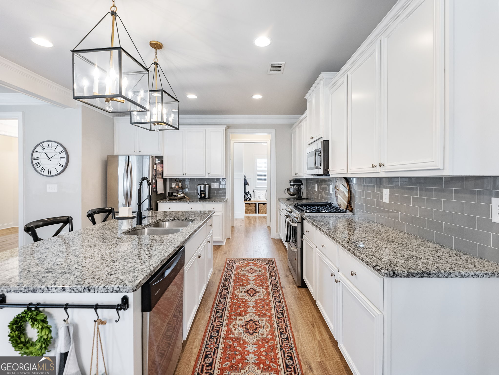 Hoschton, Georgia, 30548, United States, 5 Bedrooms Bedrooms, ,3 BathroomsBathrooms,Residential,For Sale,1986295