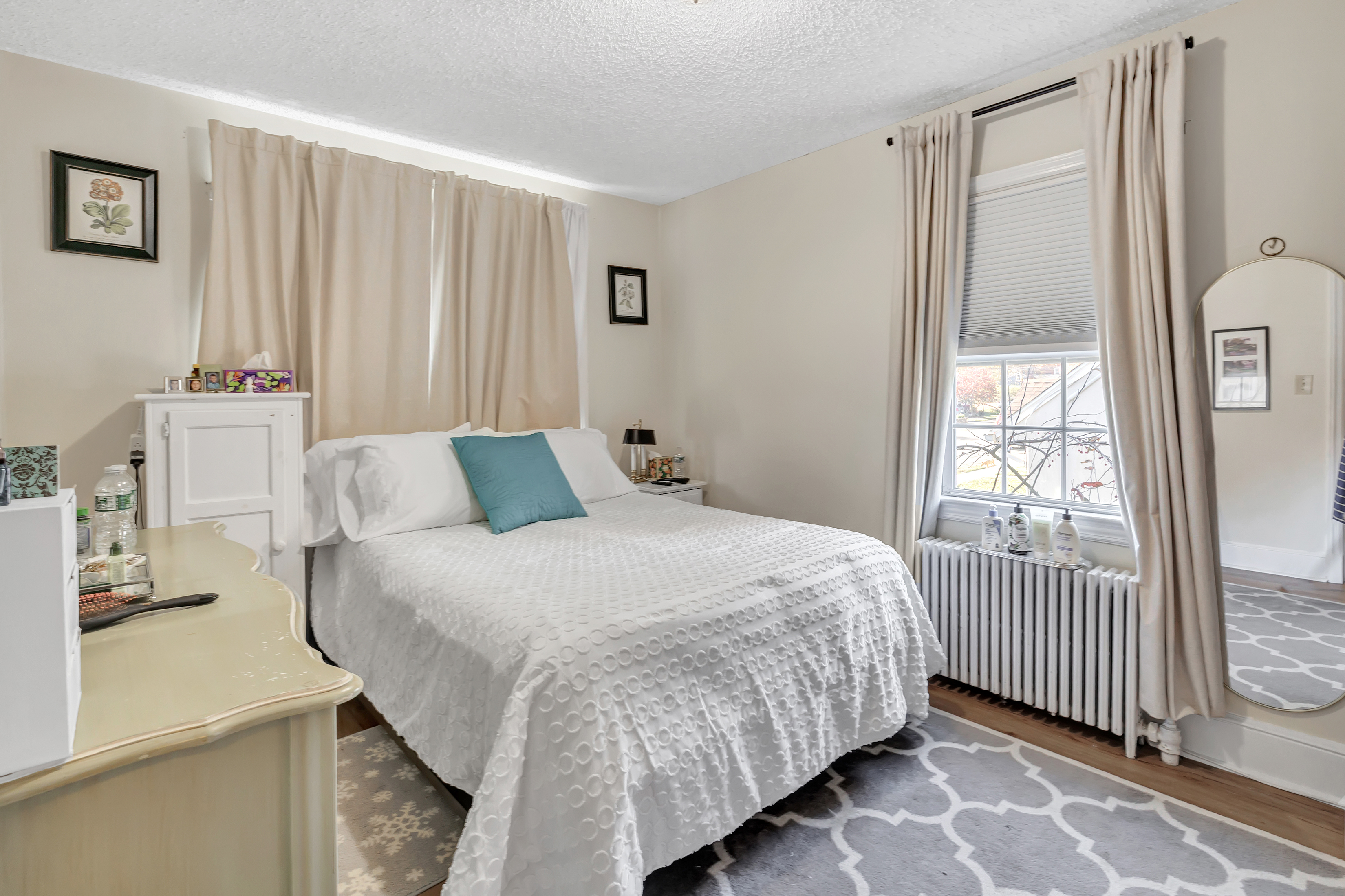 Stratford, Connecticut, 06614, United States, 4 Bedrooms Bedrooms, ,4 BathroomsBathrooms,Residential,For Sale,1996522