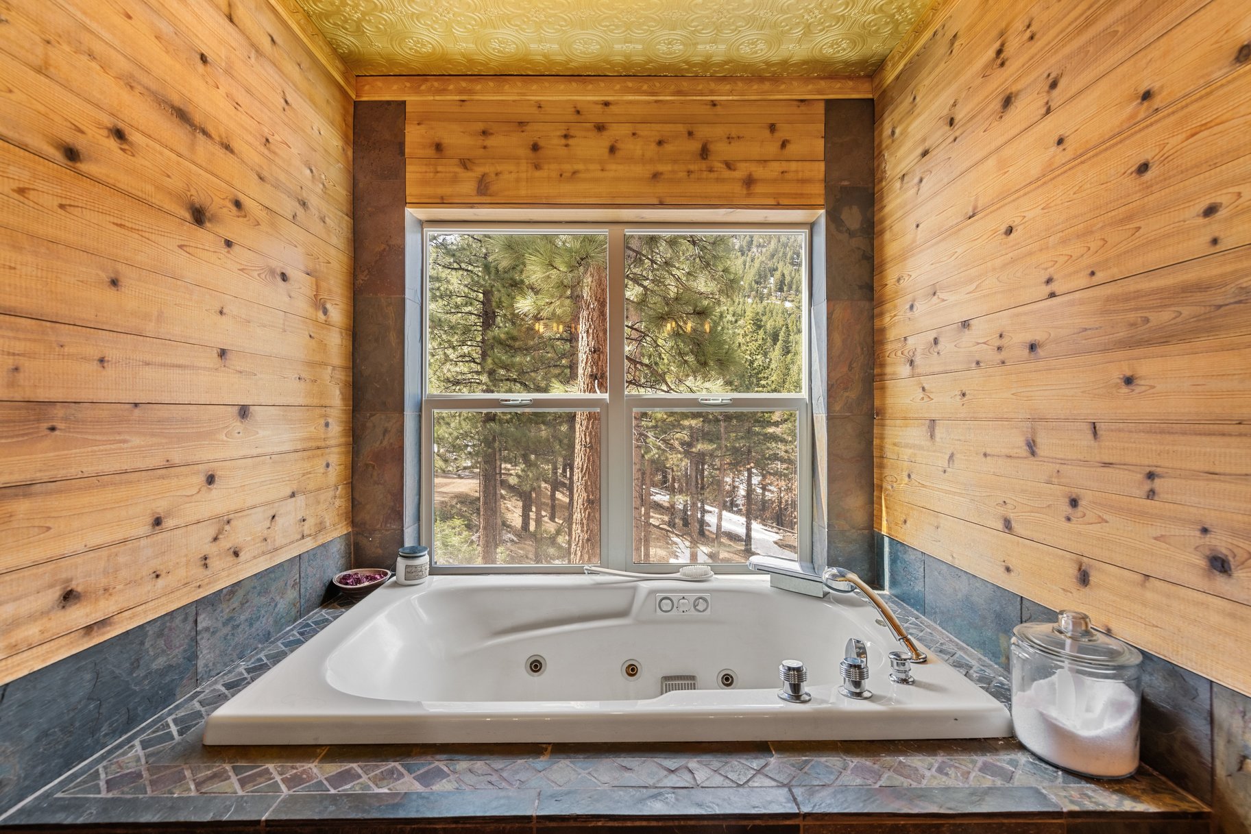  Sierra Sanctuary Lodge on 40 Acres - 物件實景