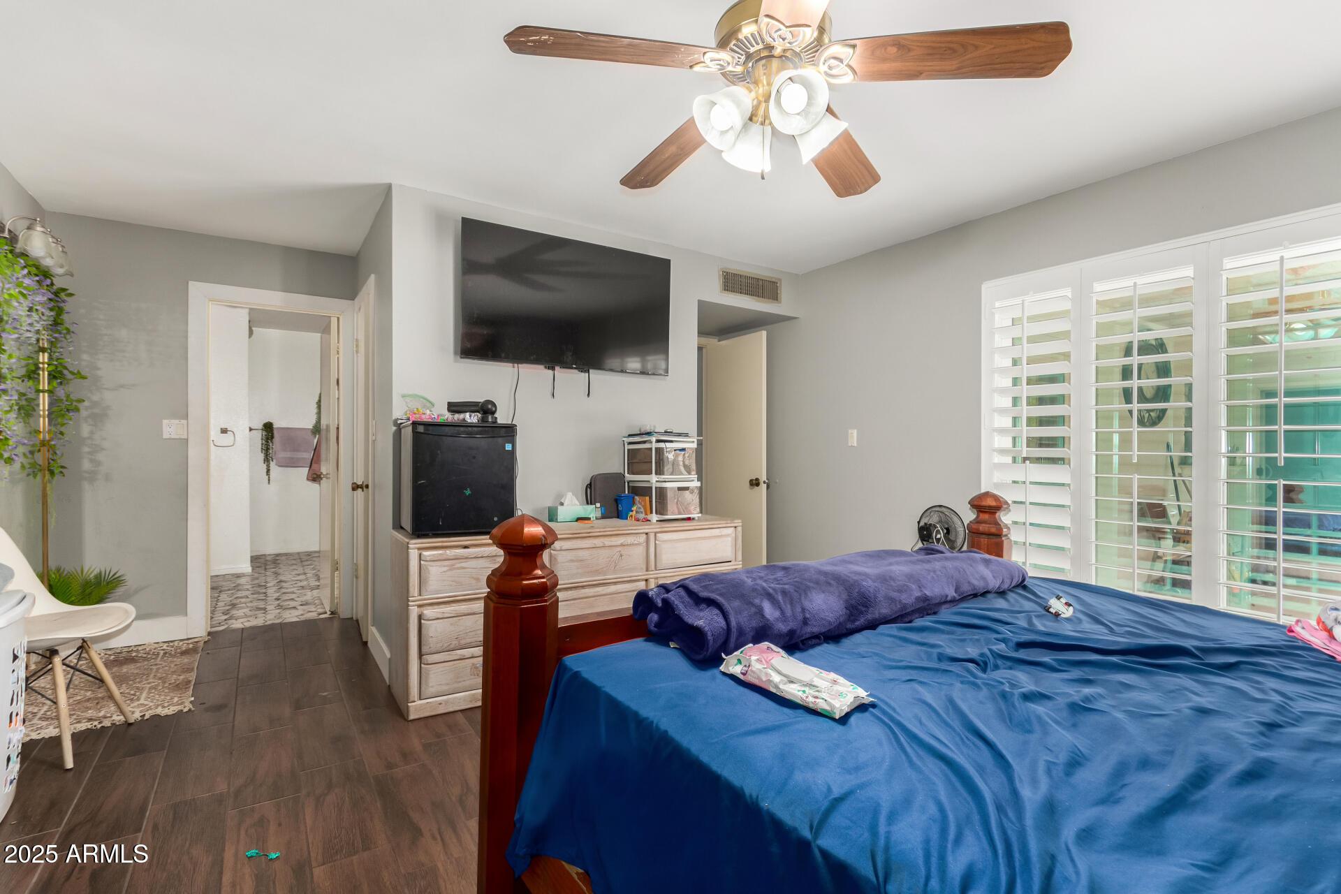 Phoenix, Arizona, 85051, United States, 5 Bedrooms Bedrooms, ,2 BathroomsBathrooms,Residential,For Sale,1987441