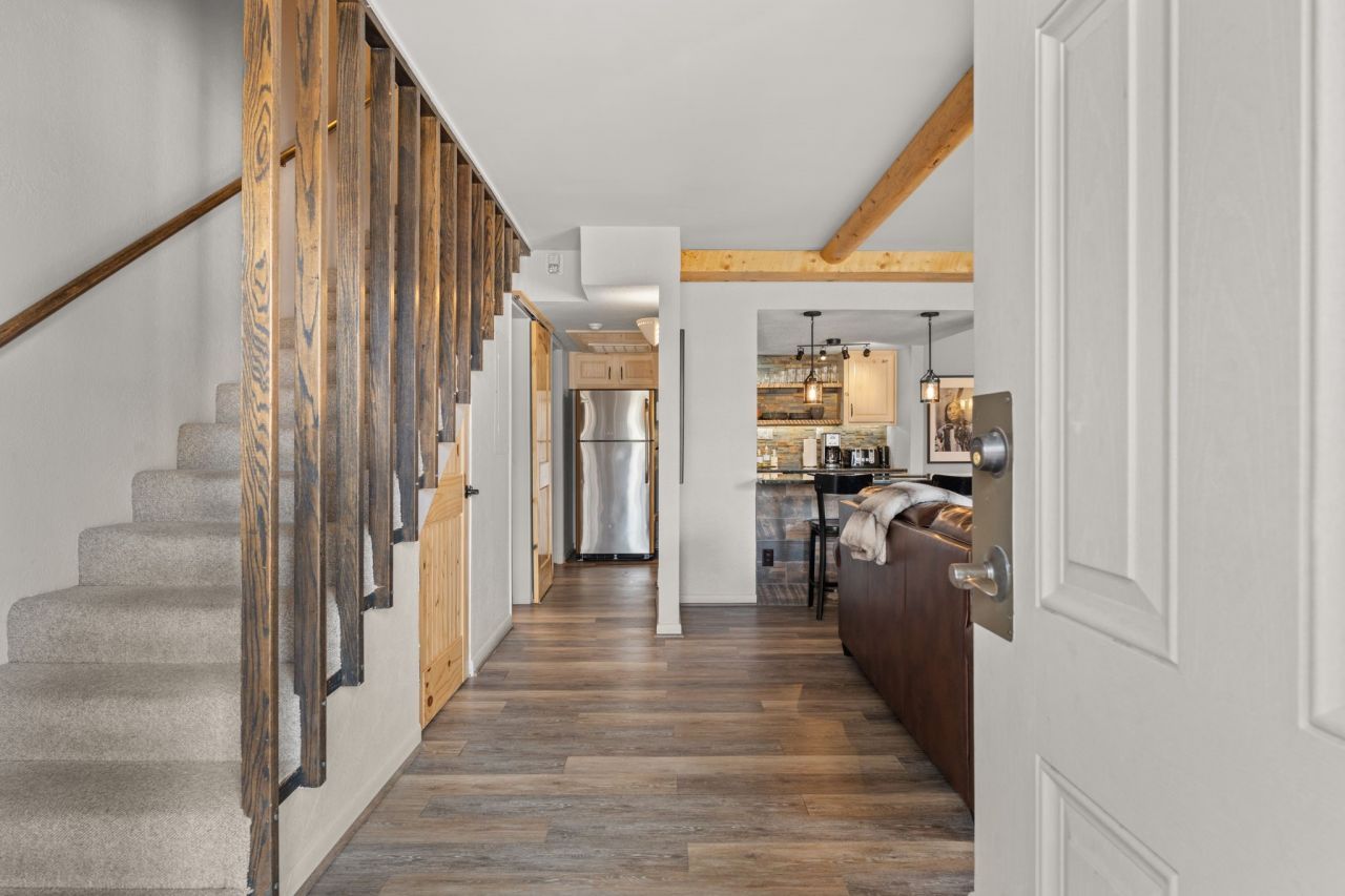 Santa Fe, New Mexico, 87501, United States, 2 Bedrooms Bedrooms, ,3 BathroomsBathrooms,Residential,For Sale,1959101