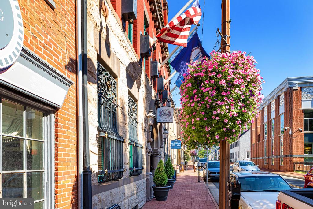 Leesburg, Virginia, 20176, United States, 6 Bedrooms Bedrooms, ,3 BathroomsBathrooms,Residential,For Sale,1979496