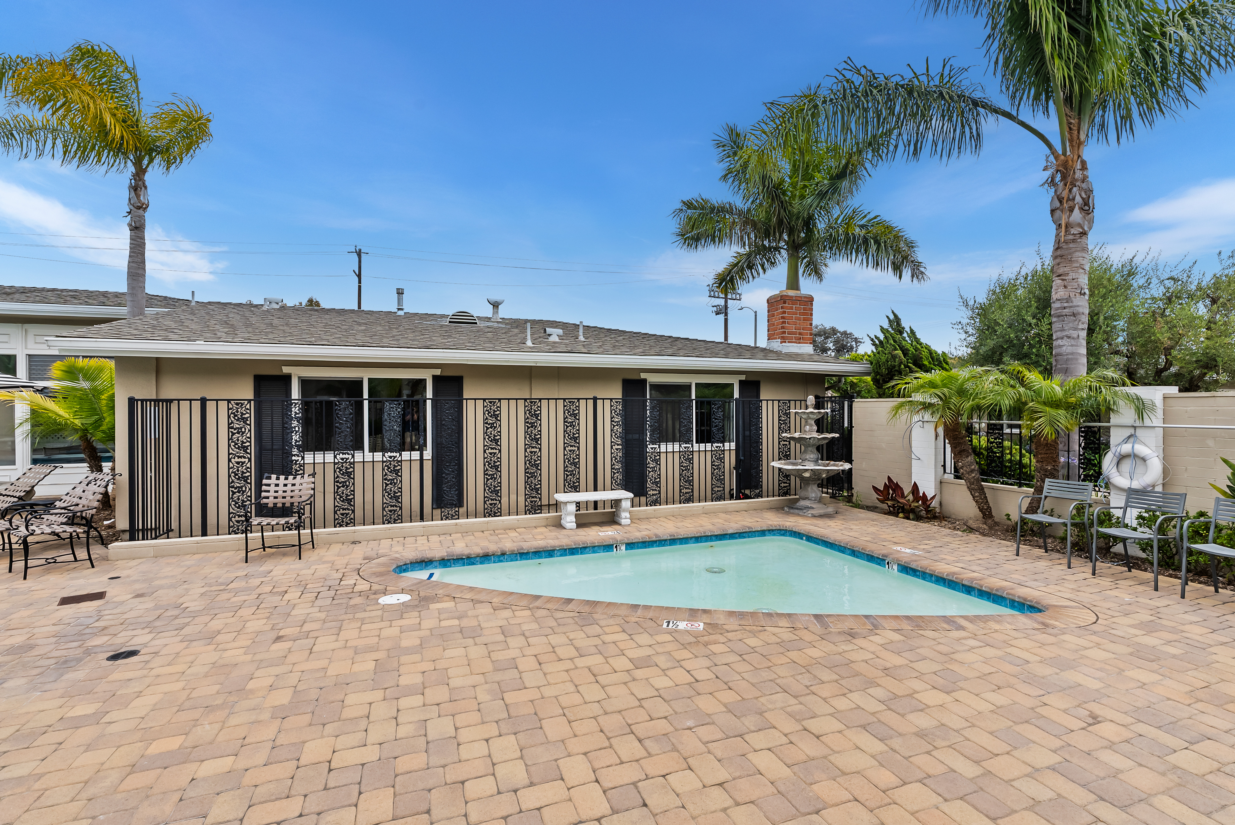  1741 Tustin Avenue, Costa Mesa, CA 92627 - 物件實景