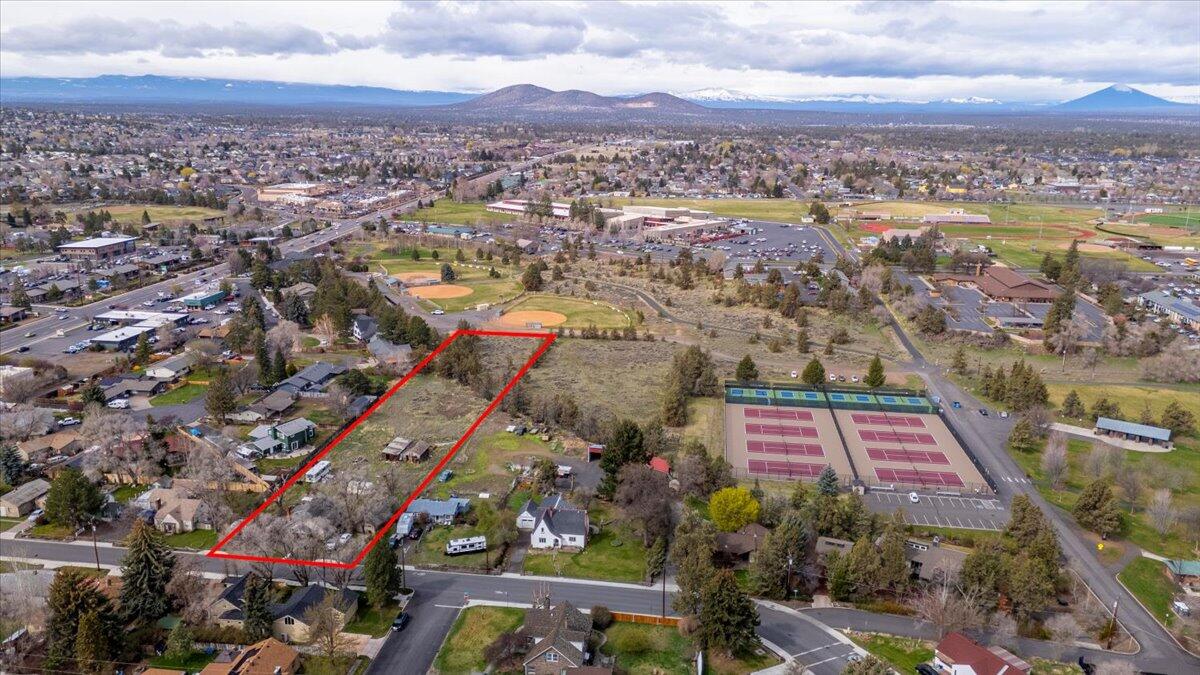 Redmond, Oregon, 97756, United States, 2 Bedrooms Bedrooms, ,1 BathroomBathrooms,Residential,For Sale,1937266