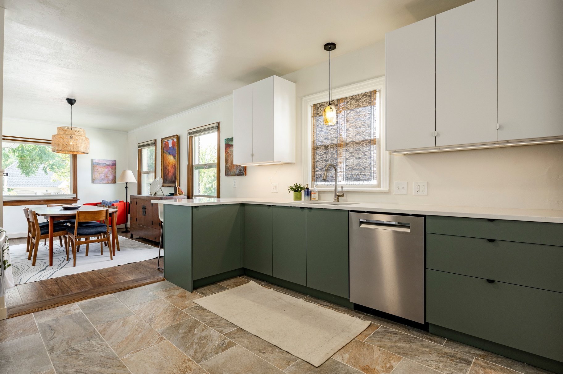  Beautifully Updated Home with 2,074 Sq. Ft. of Living Space, Historic Character - 物件實景
