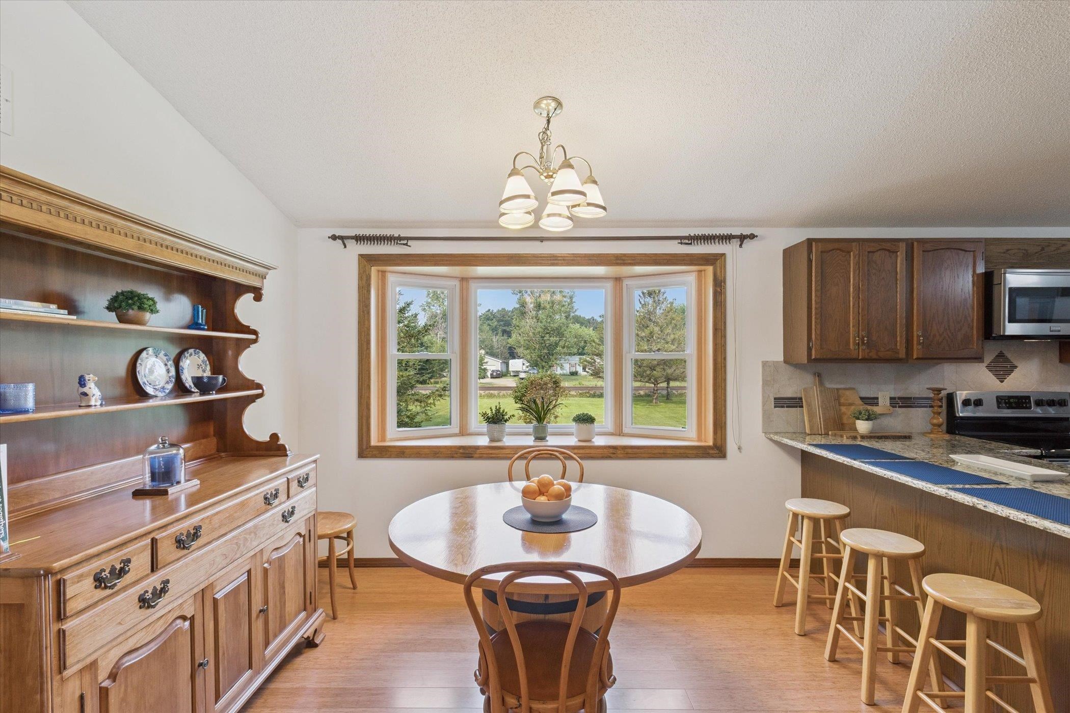 Midland, Michigan, 48640, United States, 3 Bedrooms Bedrooms, ,3 BathroomsBathrooms,Residential,For Sale,1975279