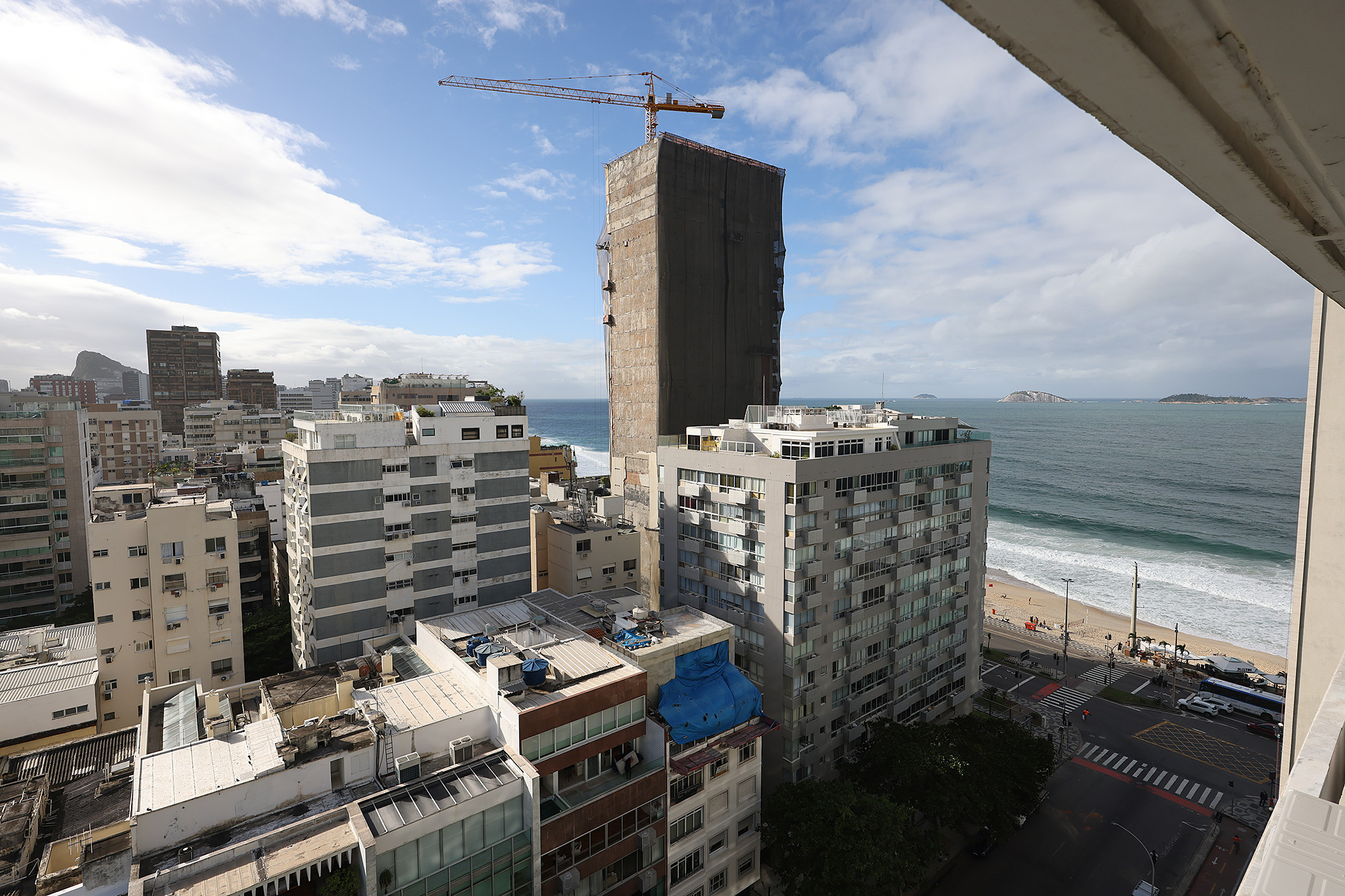  150 sqm apartment with side ocean views on Leblon’s beach block - 物件實景