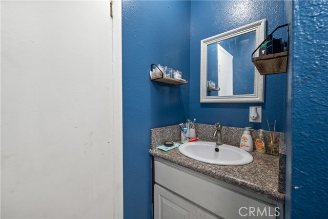 Los Angeles, California, 90044, United States, 2 Bedrooms Bedrooms, ,Residential,For Sale,1869360