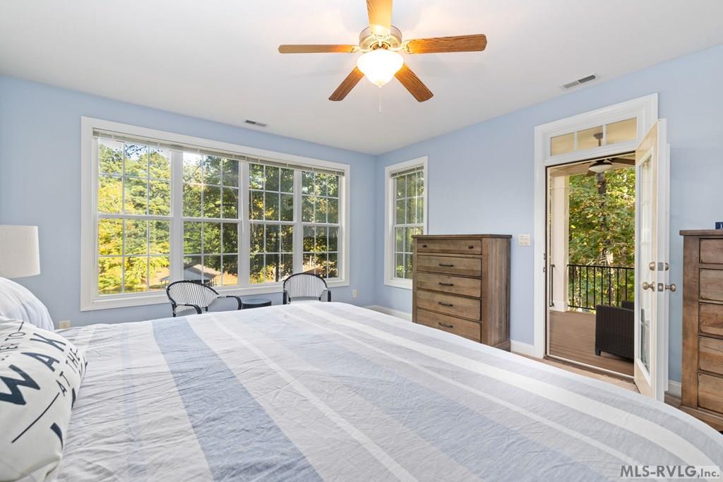 Boydton, Virginia, 23917, United States, 5 Bedrooms Bedrooms, ,4 BathroomsBathrooms,Residential,For Sale,1991597