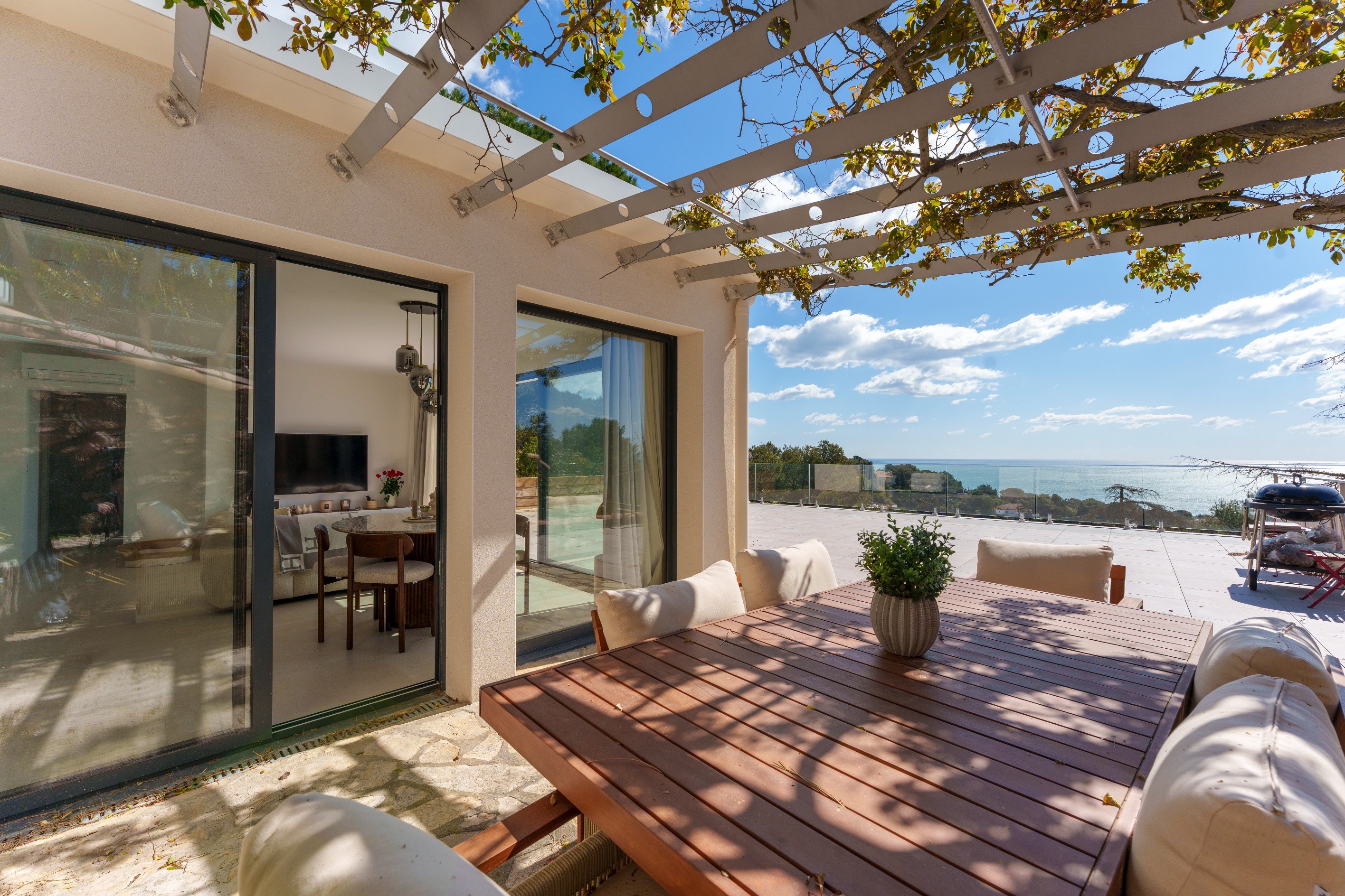  A balcony overlooking the Mediterranean… - 物件實景