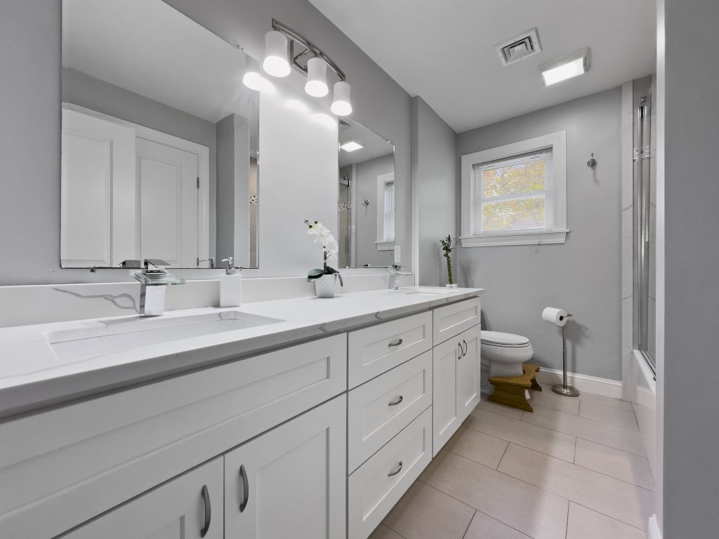 North Andover, Massachusetts, 01845, United States, 3 Bedrooms Bedrooms, ,4 BathroomsBathrooms,Residential,For Sale,2005973