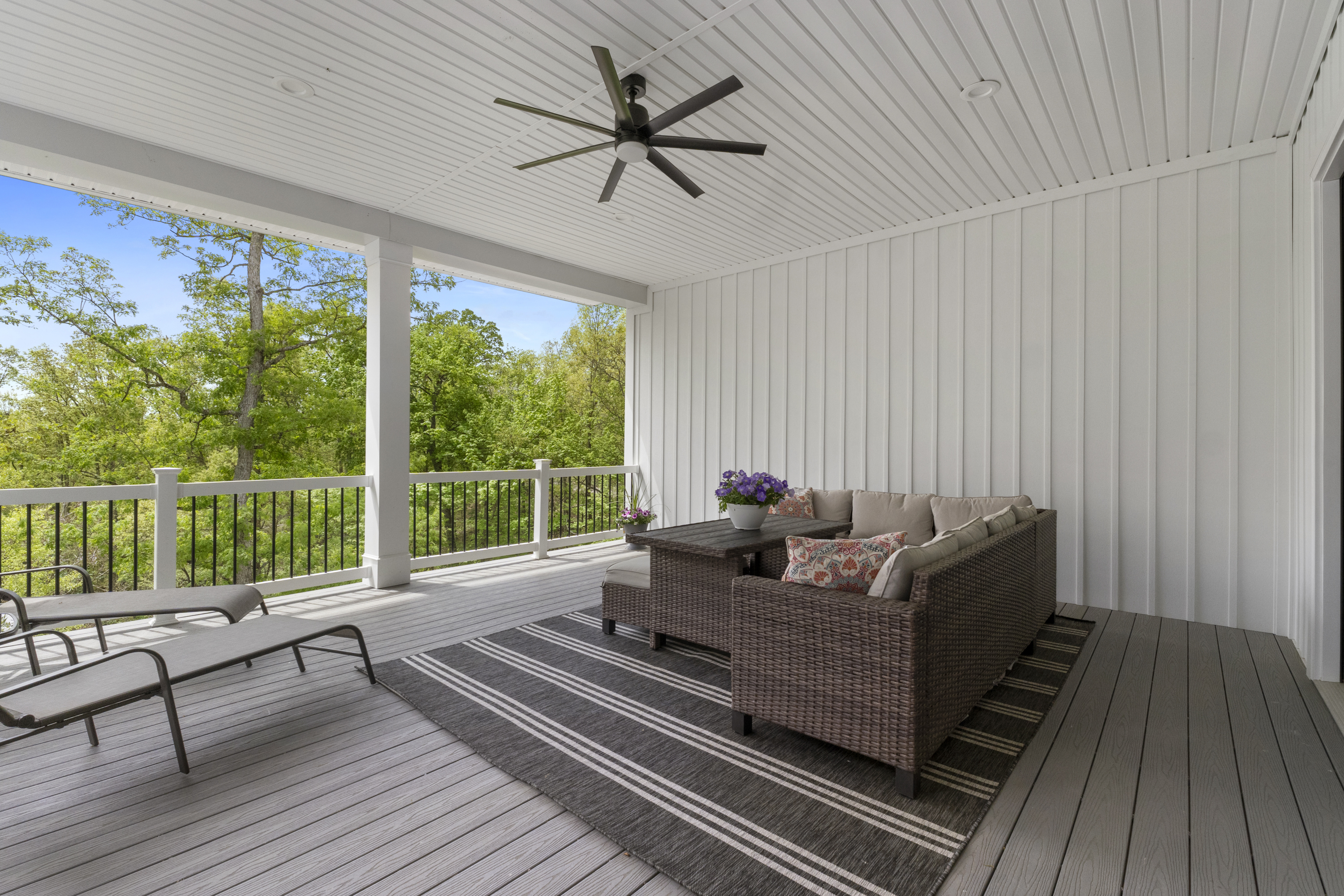 Huntington, West Virginia, 25701, United States, 6 Bedrooms Bedrooms, ,6 BathroomsBathrooms,Residential,For Sale,1977823