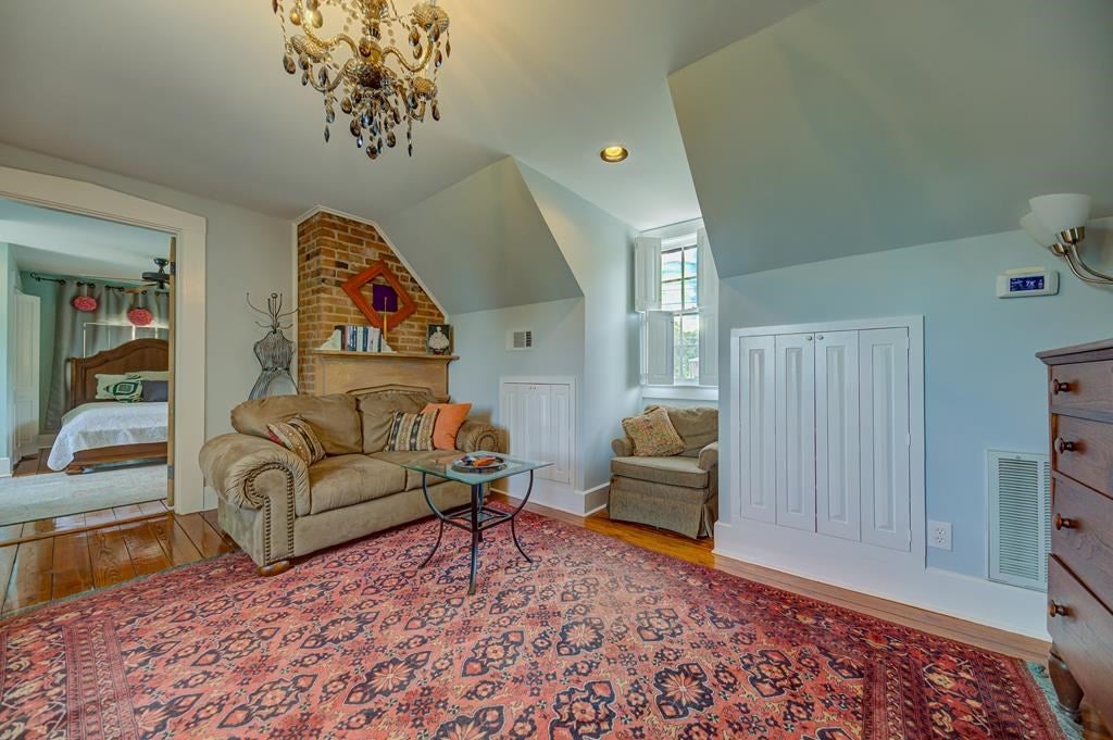 Vicksburg, Mississippi, 39180, United States, 4 Bedrooms Bedrooms, ,4 BathroomsBathrooms,Residential,For Sale,1778903