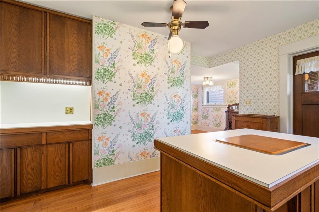 Siloam Springs, Arkansas, 72761, United States, 5 Bedrooms Bedrooms, ,3 BathroomsBathrooms,Residential,For Sale,1984286