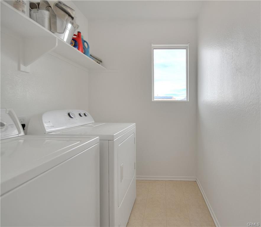 Victorville, California, 92392, United States, 5 Bedrooms Bedrooms, ,3 BathroomsBathrooms,Residential,For Sale,1996162