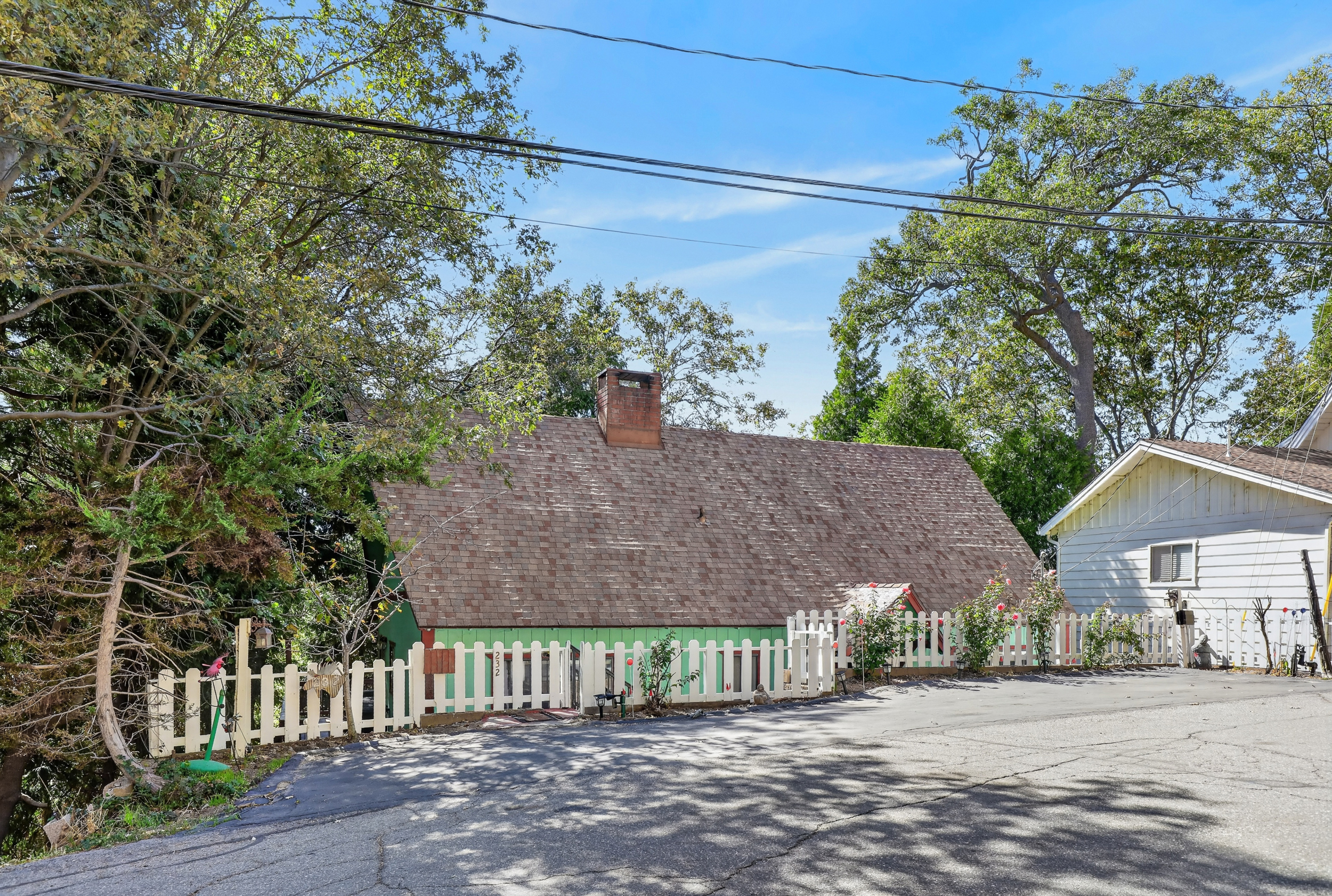  232 Sunset Drive, Lake Arrowhead, CA 92352 - 物件實景