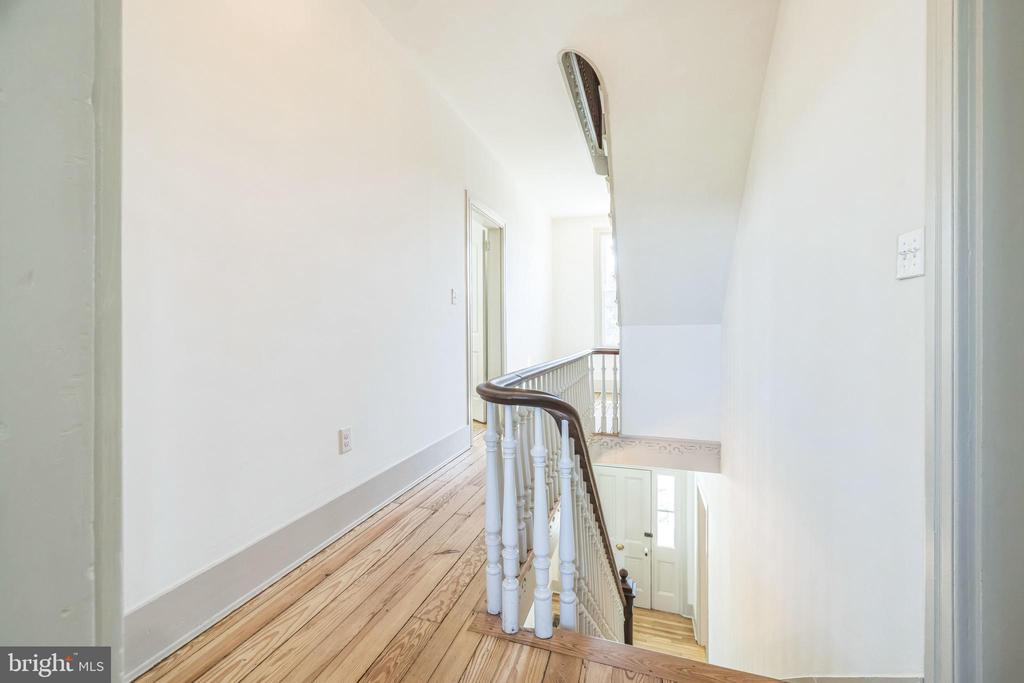 Trappe, Maryland, 21673, United States, 6 Bedrooms Bedrooms, ,4 BathroomsBathrooms,Residential,For Sale,1960951