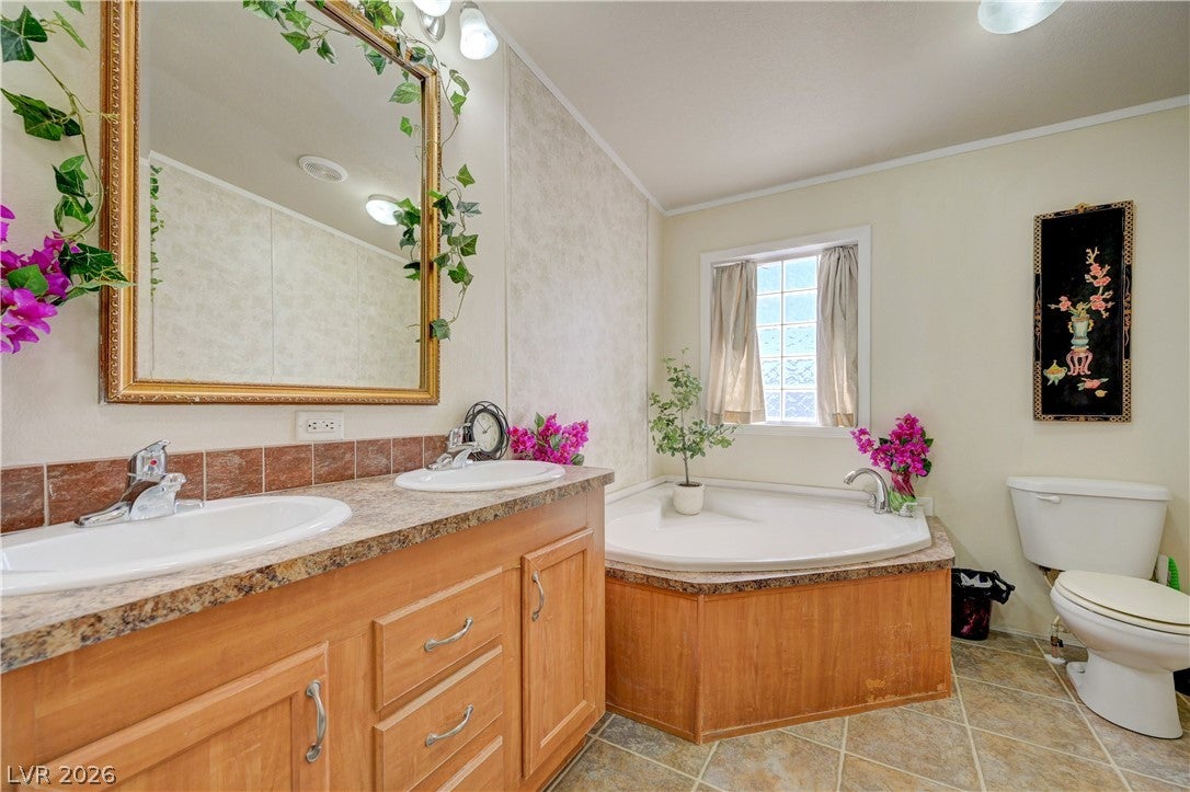 Las Vegas, Nevada, 89161, United States, 3 Bedrooms Bedrooms, ,2 BathroomsBathrooms,Residential,For Sale,2032219