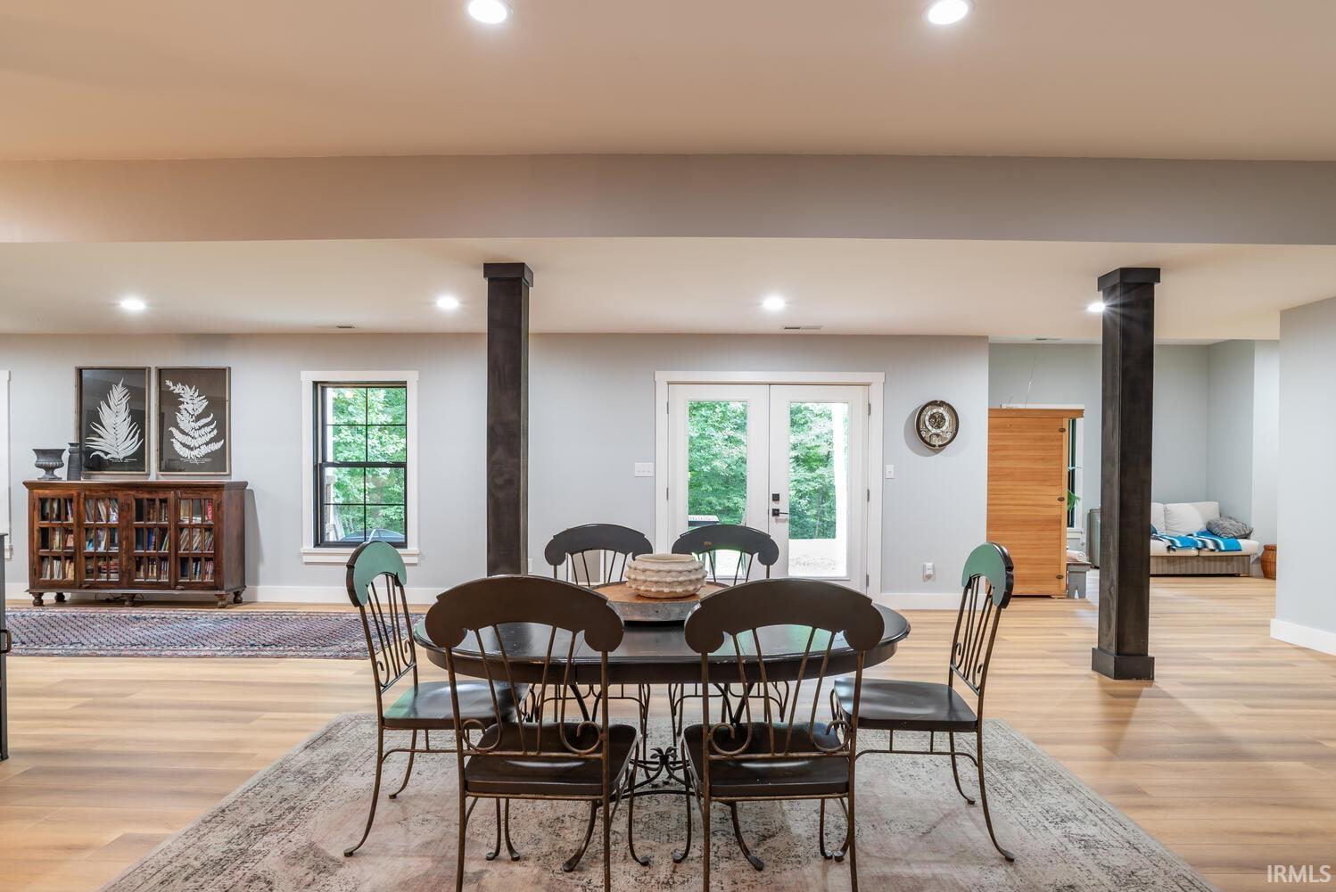 Bloomington, Indiana, 47403, United States, 4 Bedrooms Bedrooms, ,4 BathroomsBathrooms,Residential,For Sale,2007450