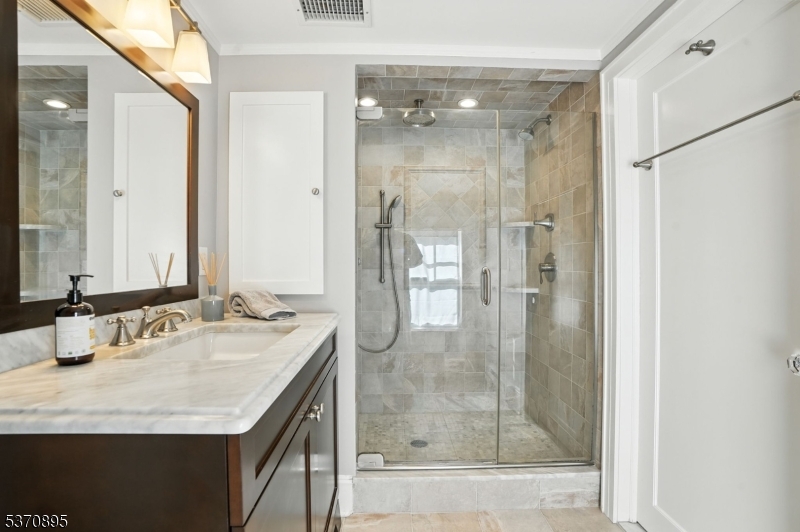 Maplewood Twp., New Jersey, 07040, United States, 4 Bedrooms Bedrooms, ,3 BathroomsBathrooms,Residential,For Sale,1940920