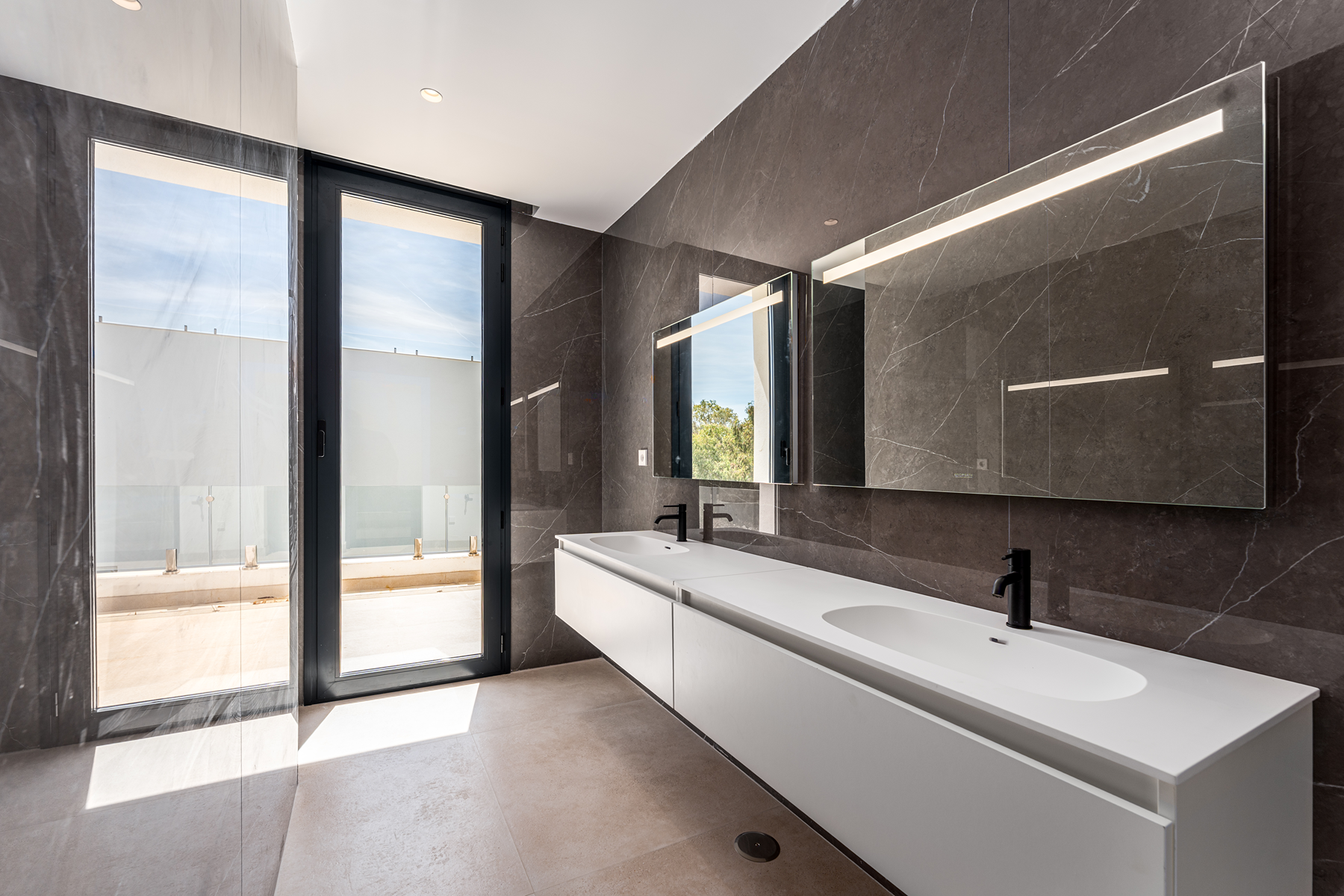  Contemporary Villa with Pool & Solarium in Estepona East - 物件實景