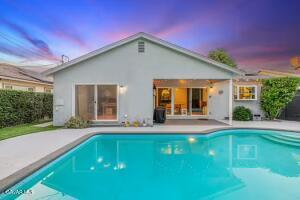 Van Nuys, California, 91405, United States, 3 Bedrooms Bedrooms, ,2 BathroomsBathrooms,Residential,For Sale,1939328