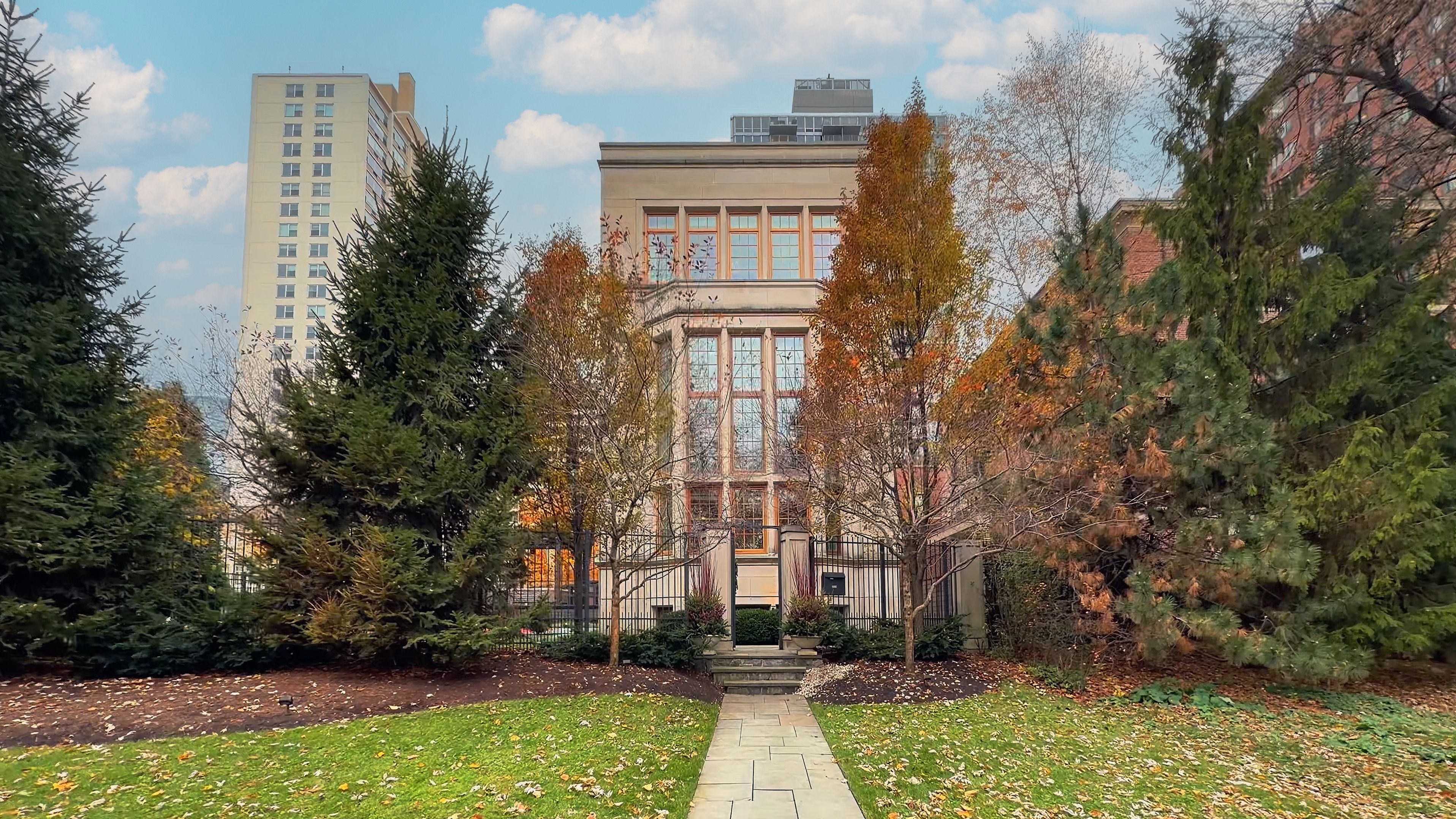  Impeccably Maintained Single-Family Residence on Lake Shore Drive - 物件實景