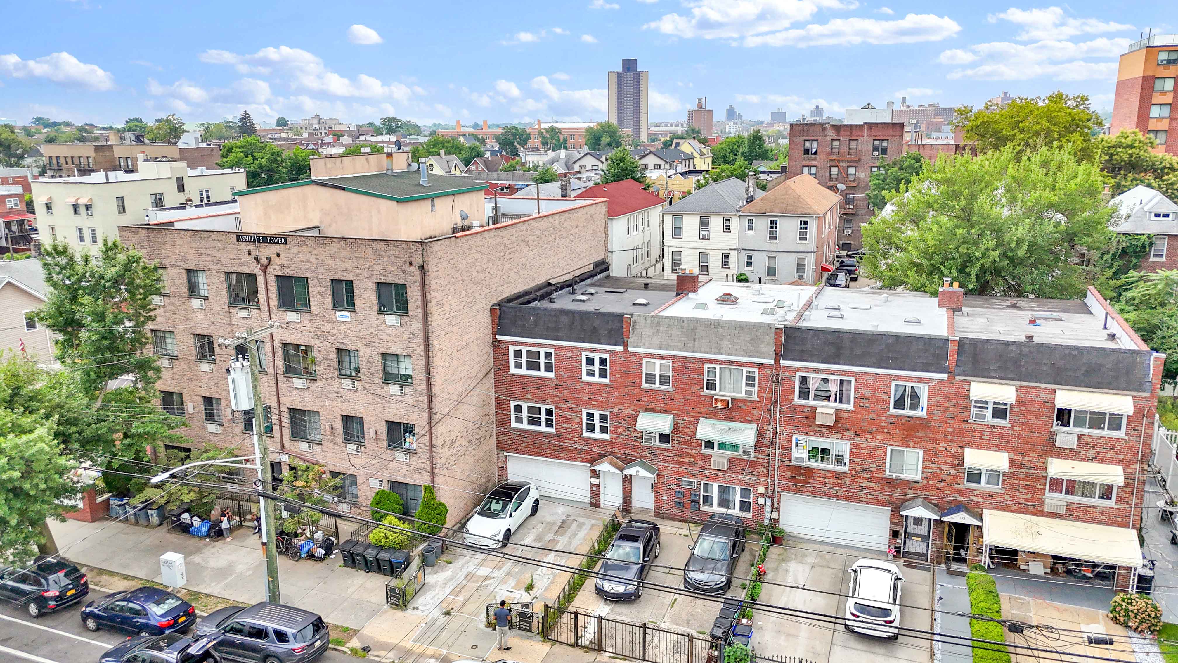 Bronx, New York, 1046, United States, 8 Bedrooms Bedrooms, ,5 BathroomsBathrooms,Residential,For Sale,1921443