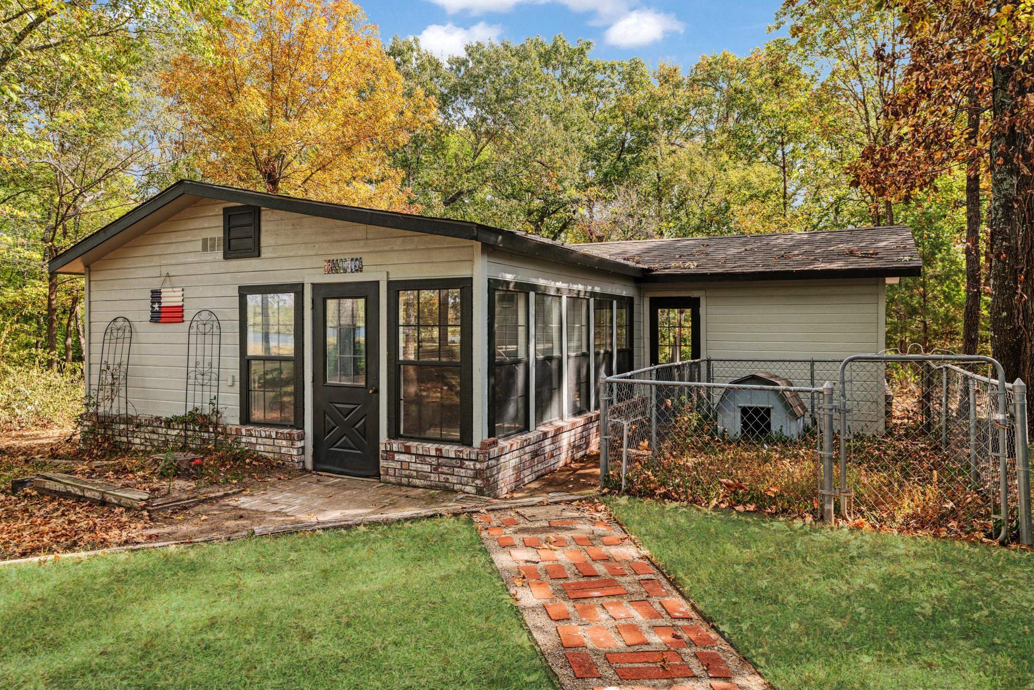 Powderly, Texas, 75473, United States, 3 Bedrooms Bedrooms, ,3 BathroomsBathrooms,Residential,For Sale,1976558