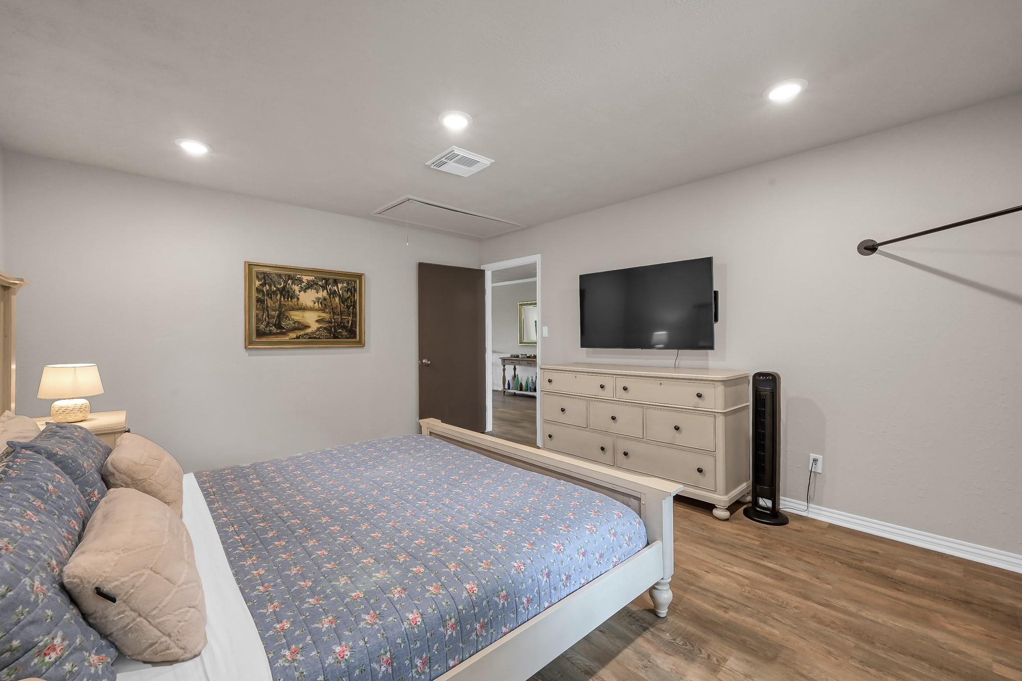 Huntsville, Texas, 77320, United States, 3 Bedrooms Bedrooms, ,2 BathroomsBathrooms,Residential,For Sale,1973925