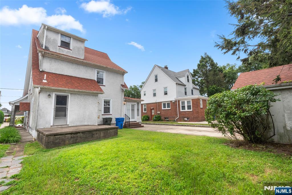 Rutherford, New Jersey, 07070, United States, 4 Bedrooms Bedrooms, ,2 BathroomsBathrooms,Residential,For Sale,1901236