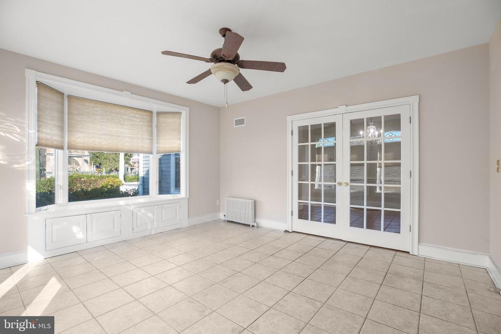 Fredericksburg, Virginia, 22401, United States, 4 Bedrooms Bedrooms, ,2 BathroomsBathrooms,Residential,For Sale,2001681