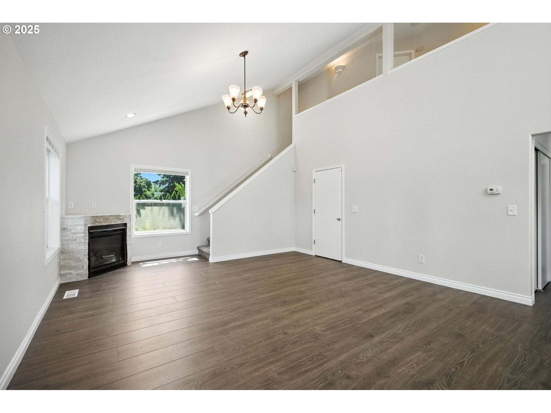 Portland, Oregon, 97266, United States, ,Residential,For Sale,1865465