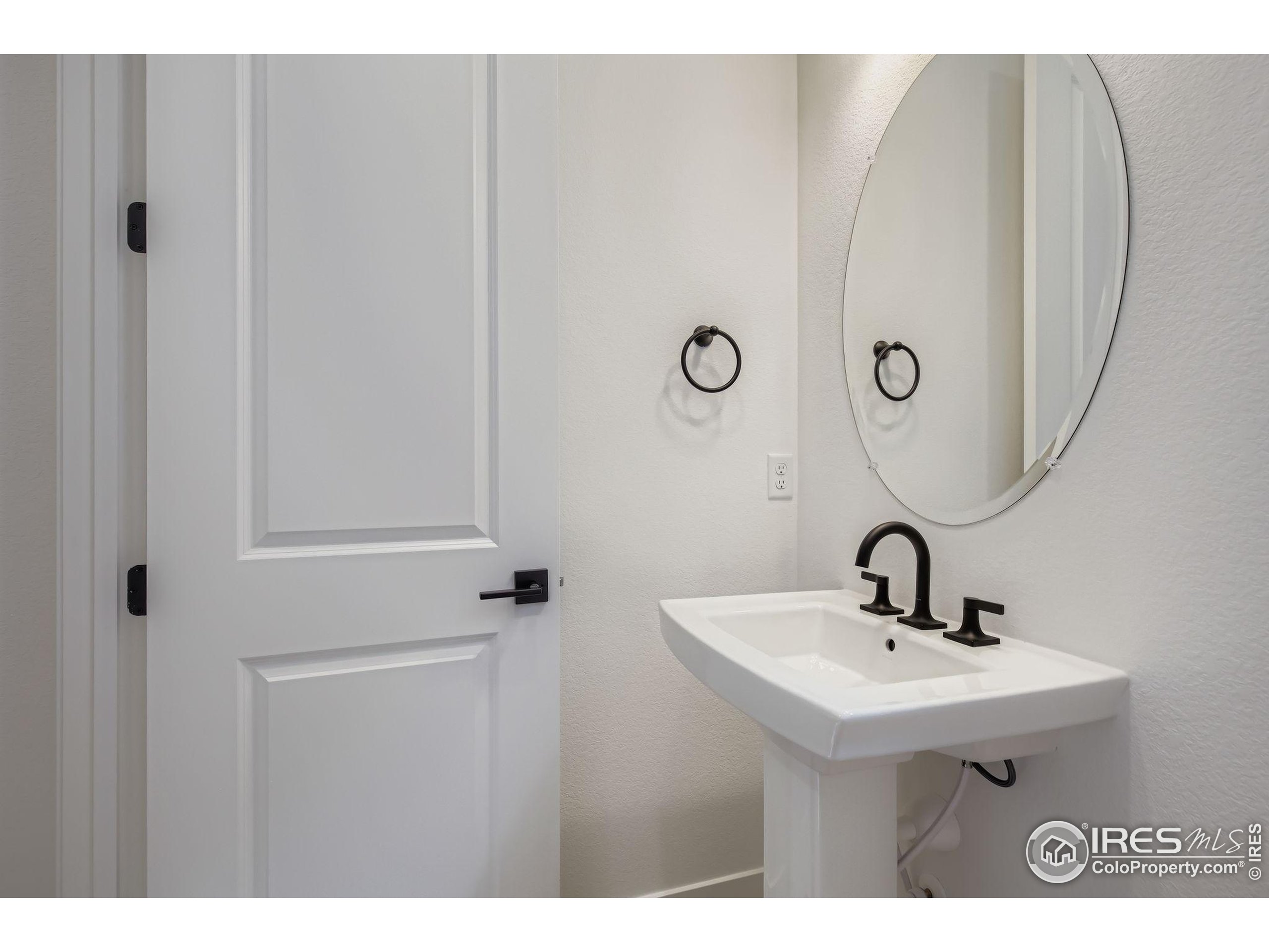 Berthoud, Colorado, 80513, United States, 3 Bedrooms Bedrooms, ,3 BathroomsBathrooms,Residential,For Sale,1826688