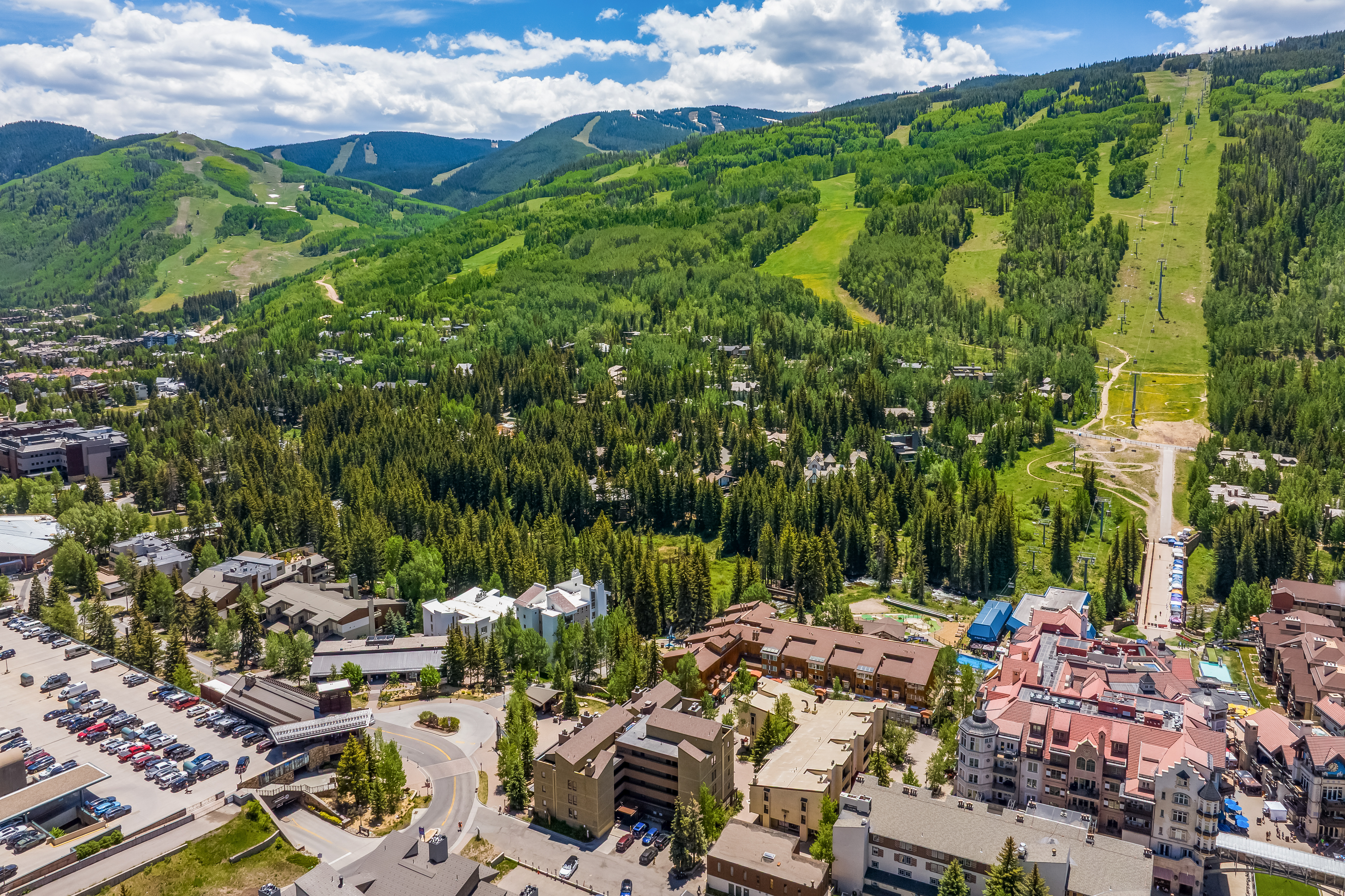  Turnkey, Beautifully Renovated, Single Fourth-Floor View of the Ski Slopes - 物件實景
