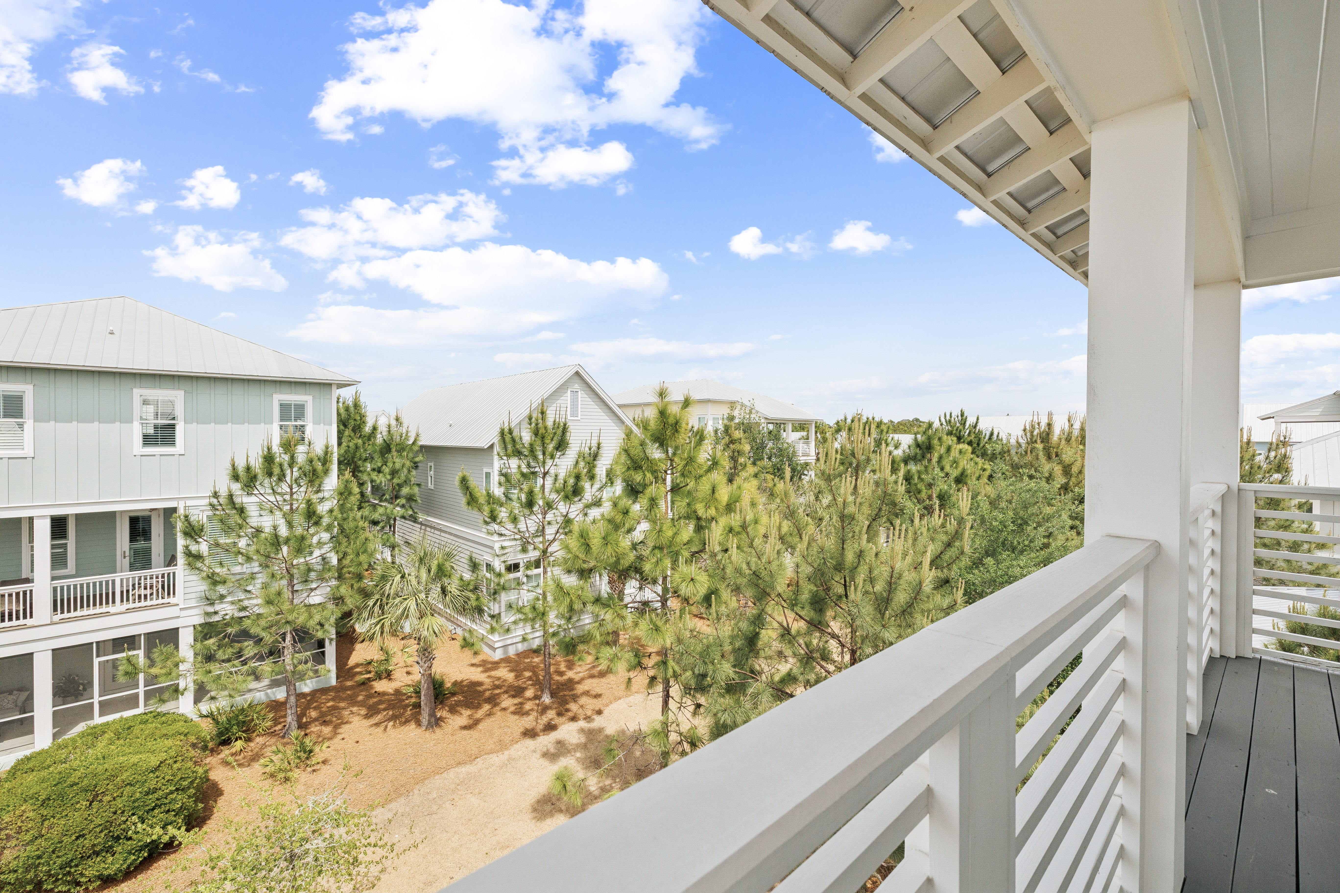  Spacious 3-Level Home With Elevator & Steps to Community Pool - 物件實景